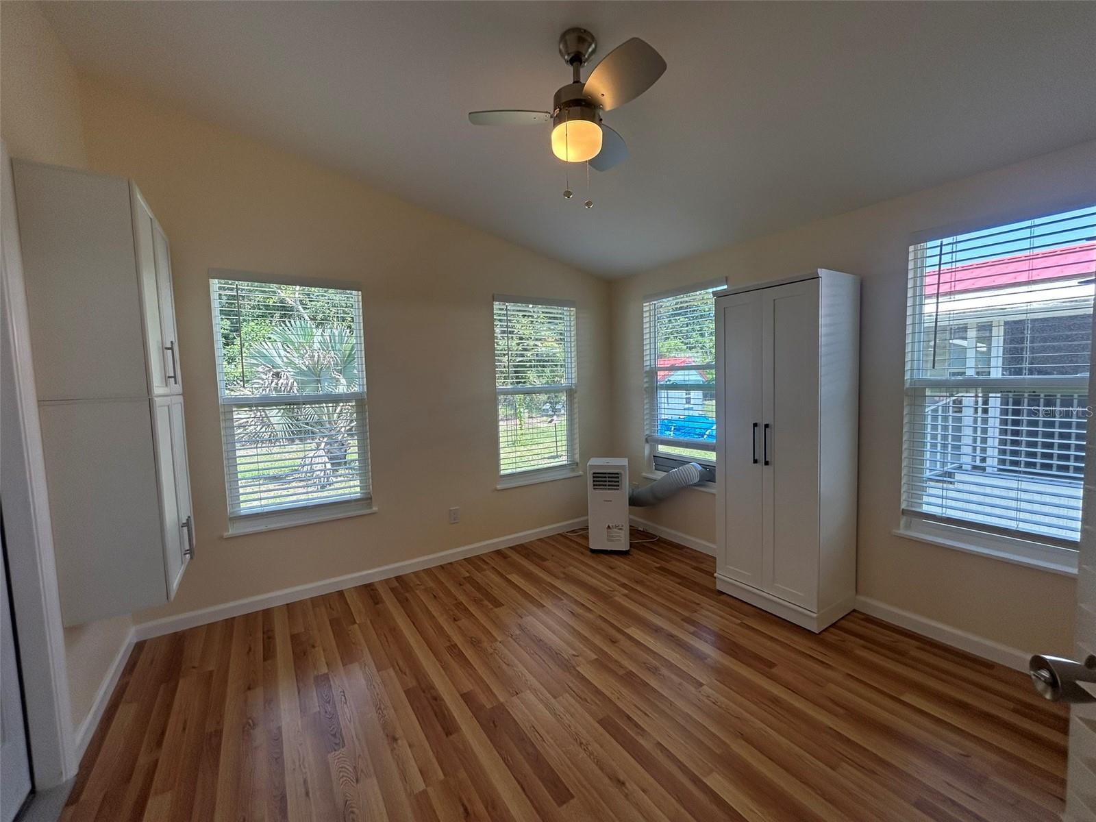 SADDLEBAG LAKE - Residential