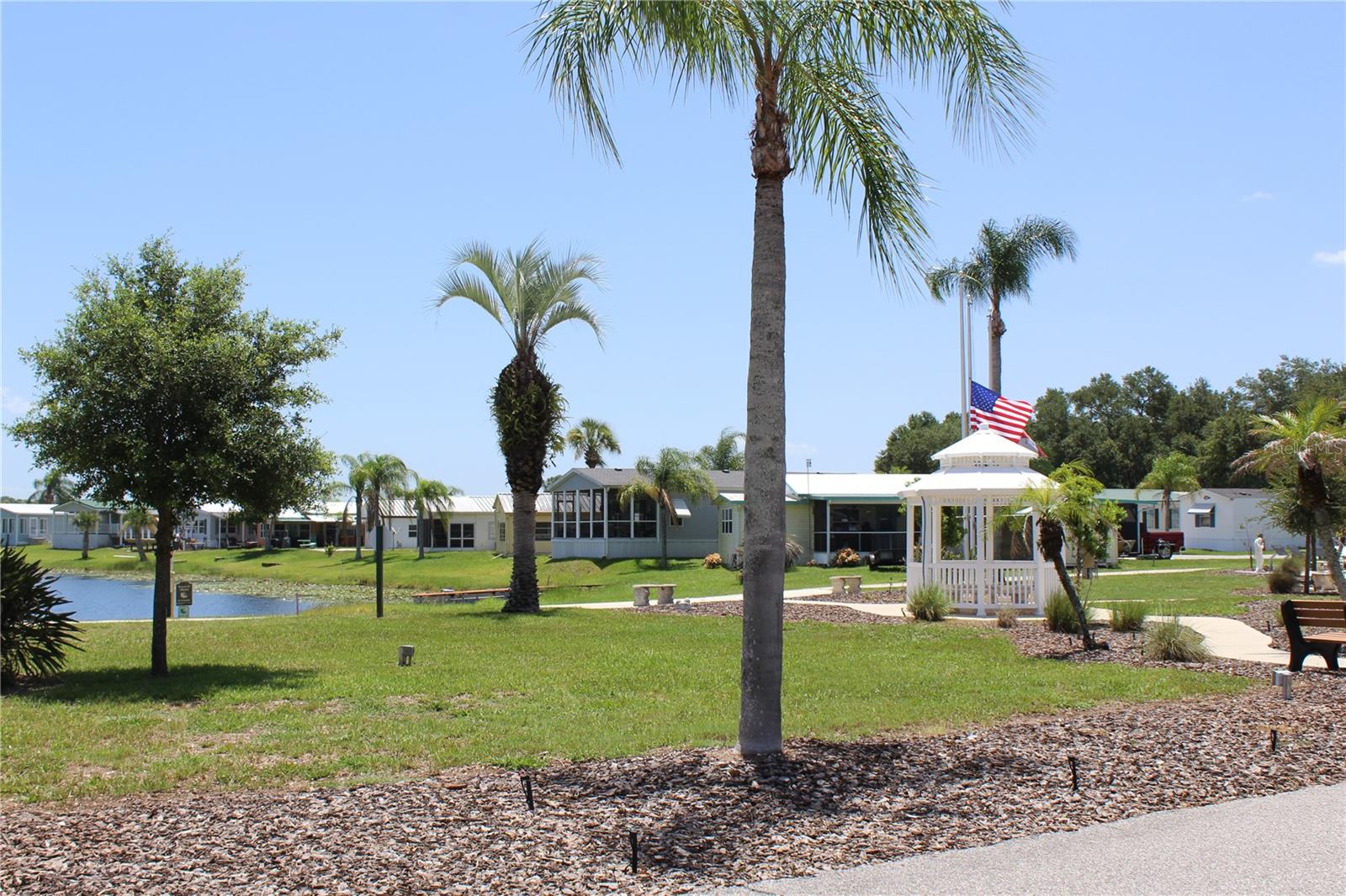 SADDLEBAG LAKE - Residential
