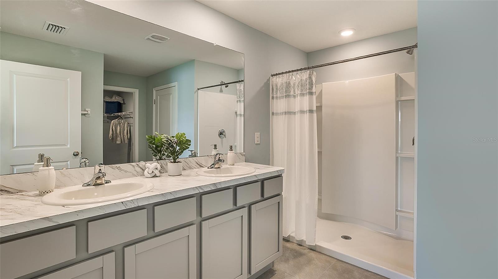 MARION OAKS - Residential