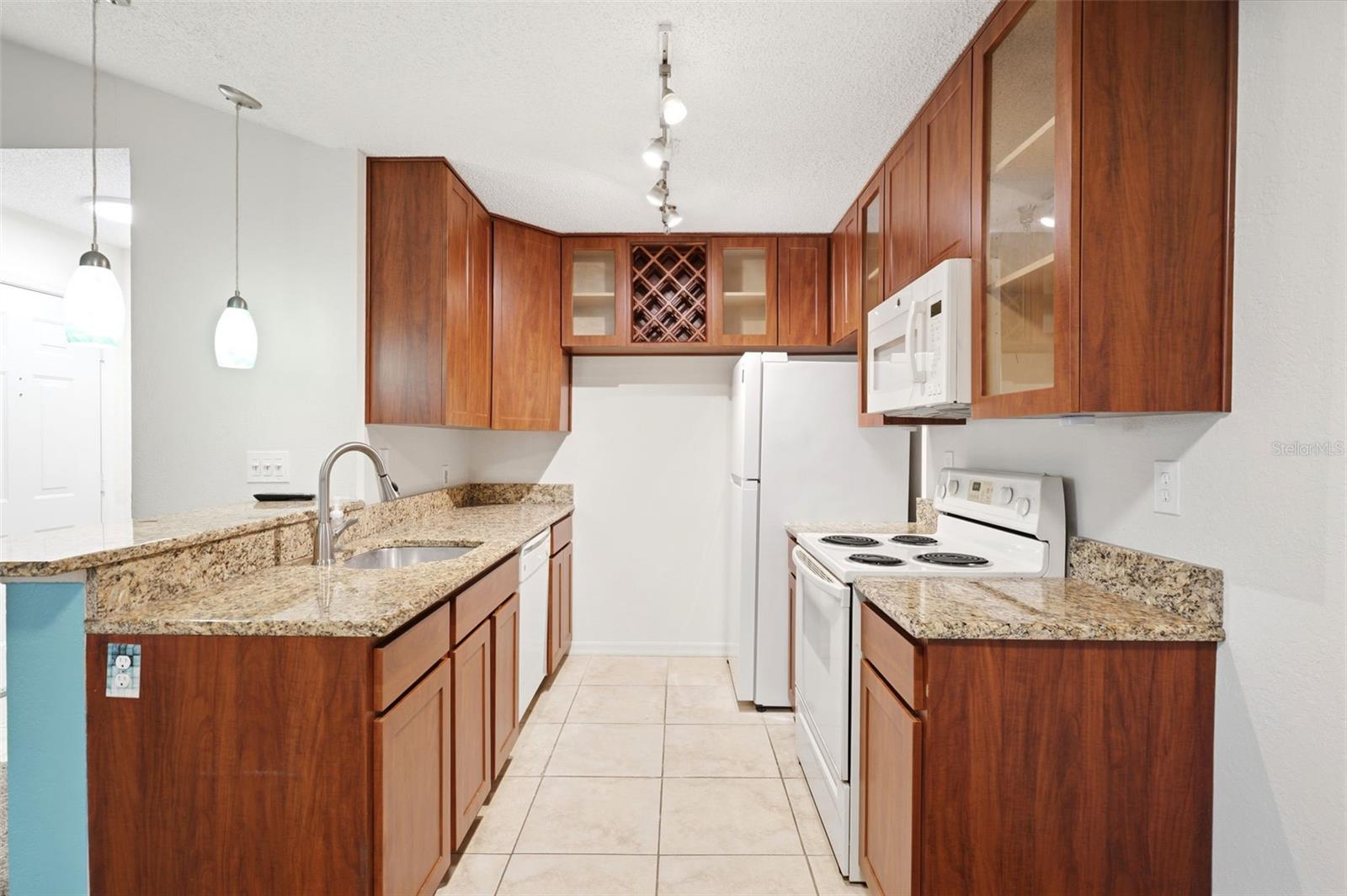 ITOPIA PRIVATE RESIDENCES CONDO - Residential