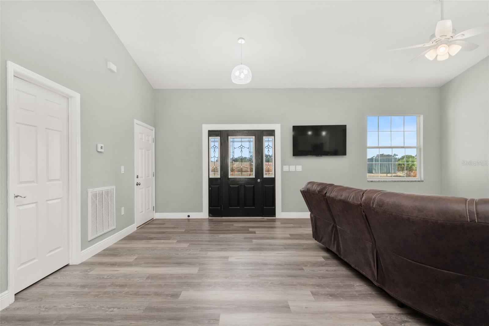 AVON PARK LAKES UNIT 42 PB 5-PG 89 LOTS 13610 + 1 - Residential