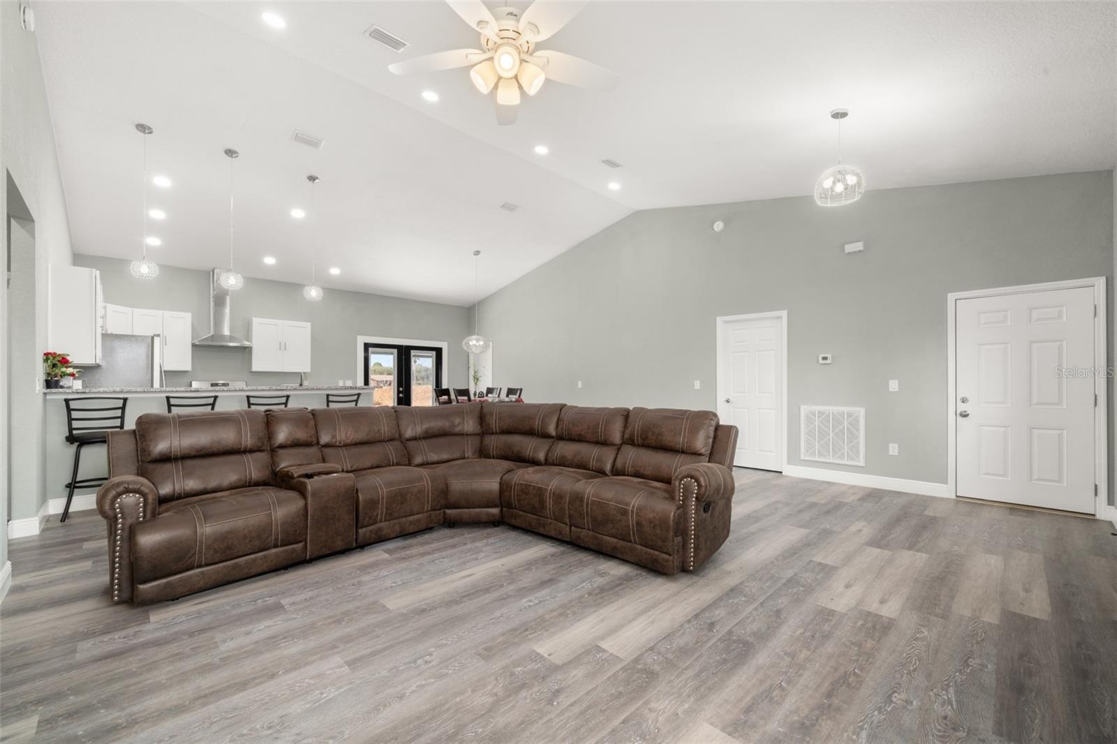 AVON PARK LAKES UNIT 42 PB 5-PG 89 LOTS 13610 + 1 - Residential