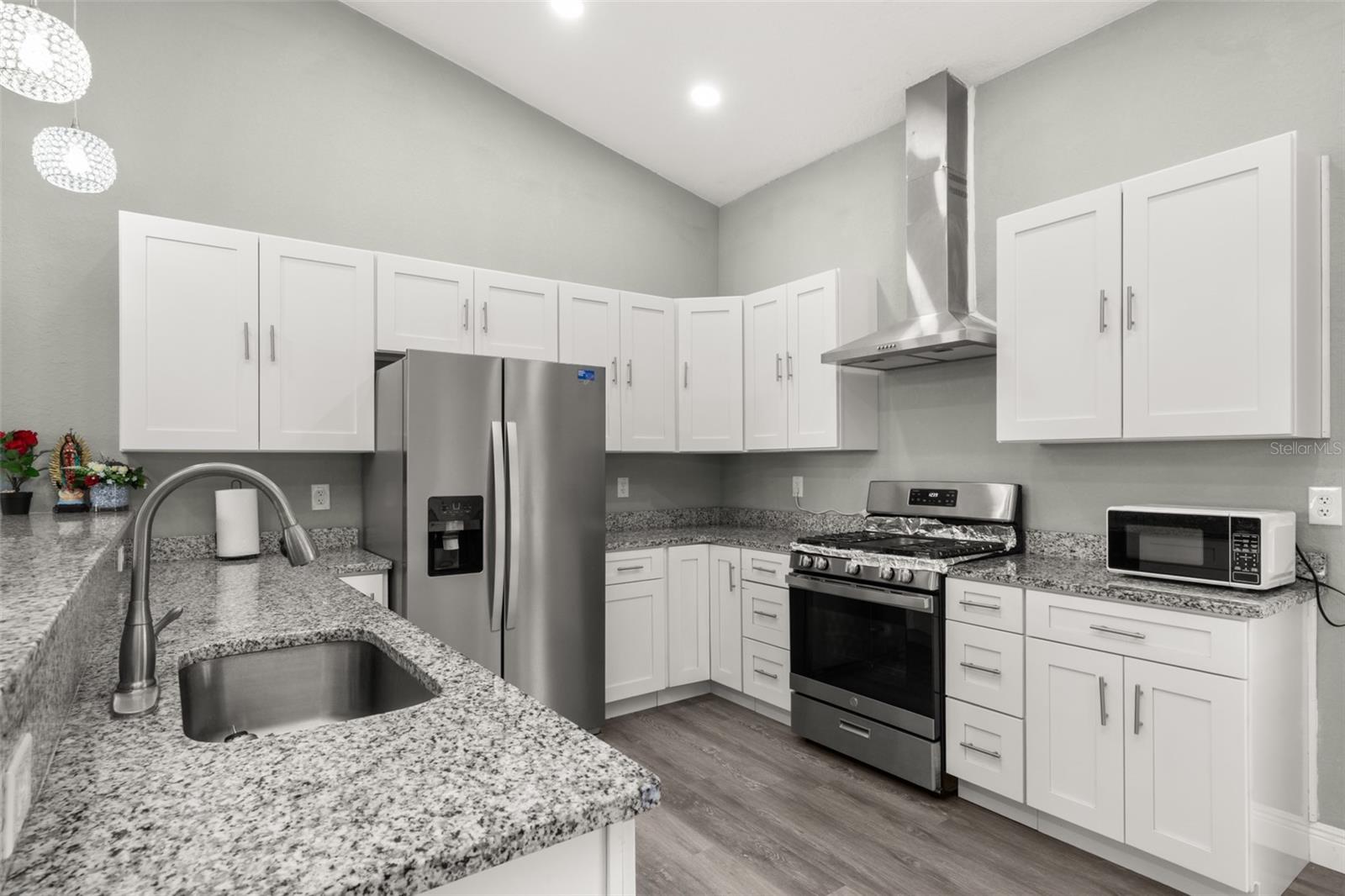 AVON PARK LAKES UNIT 42 PB 5-PG 89 LOTS 13610 + 1 - Residential
