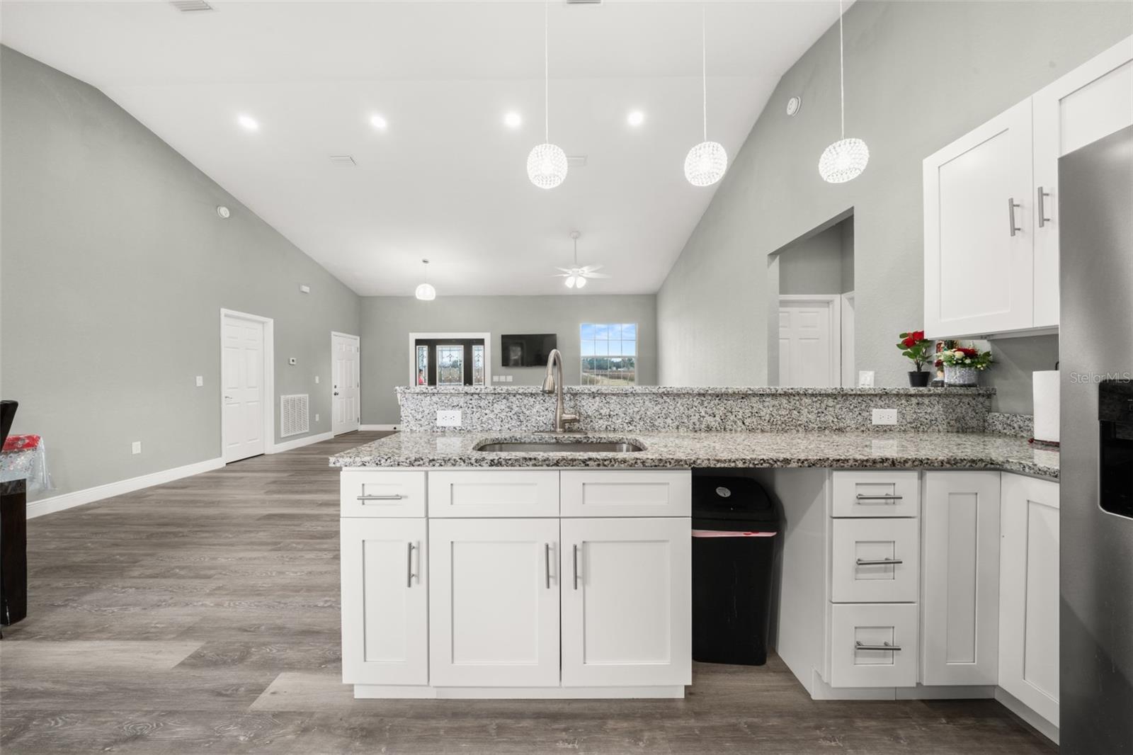 AVON PARK LAKES UNIT 42 PB 5-PG 89 LOTS 13610 + 1 - Residential
