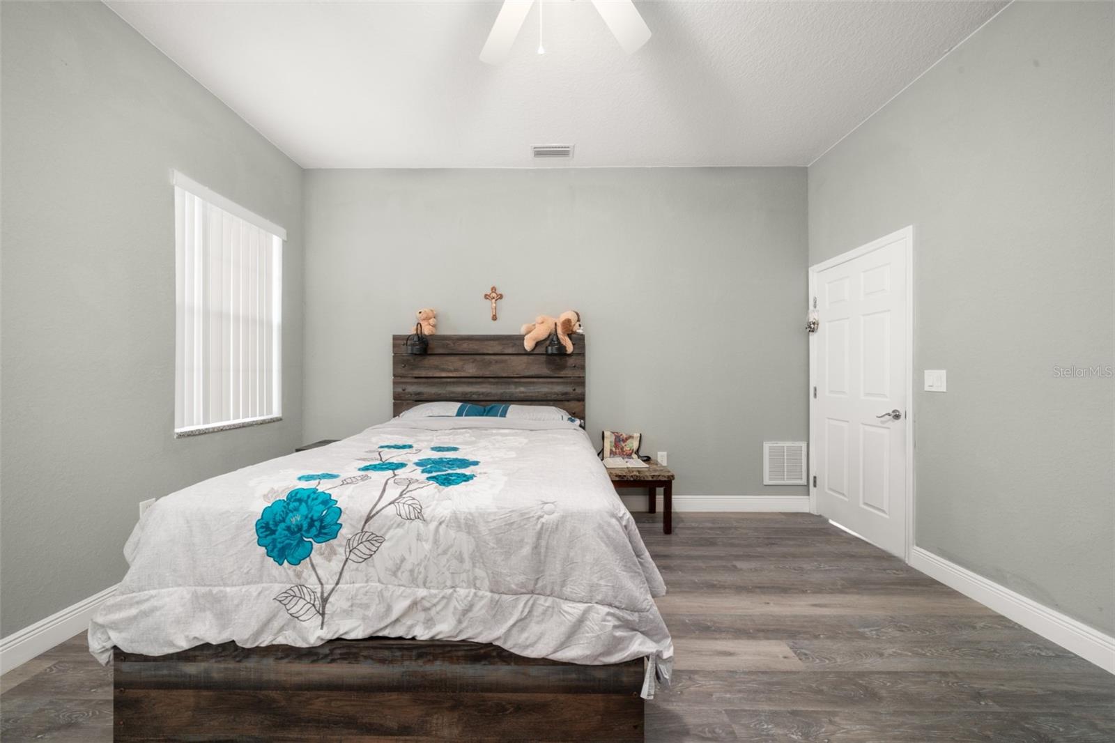 AVON PARK LAKES UNIT 42 PB 5-PG 89 LOTS 13610 + 1 - Residential