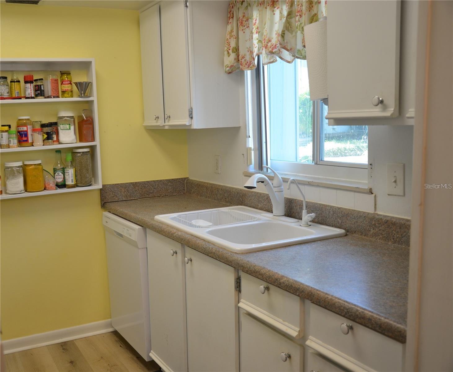 OAK LAKE PARK CONDO - Residential