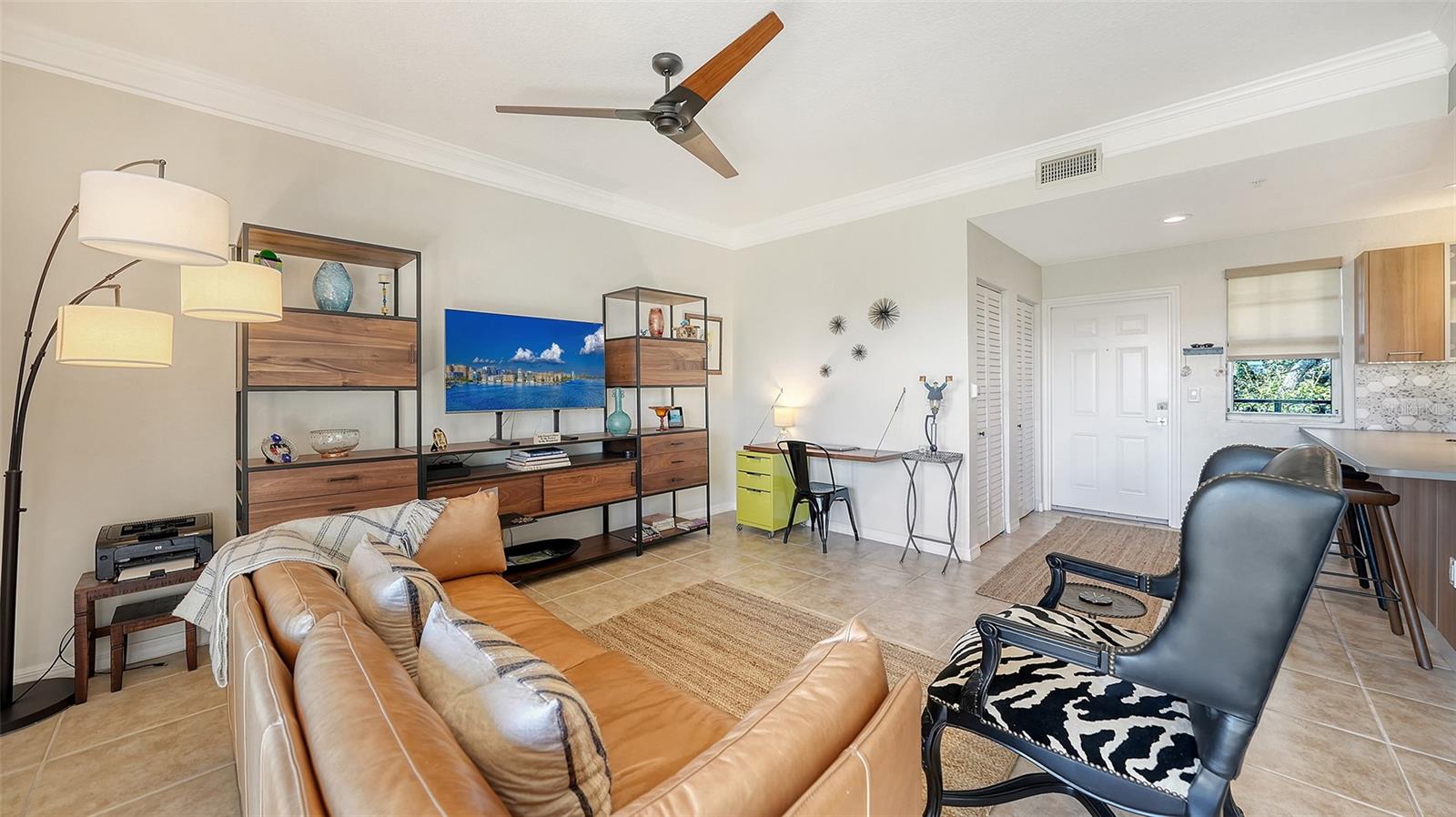 BROADWAY PROMENADE - Residential