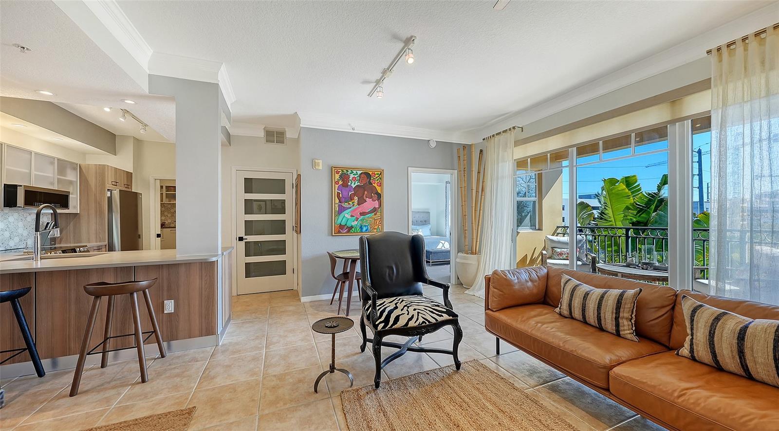 BROADWAY PROMENADE - Residential