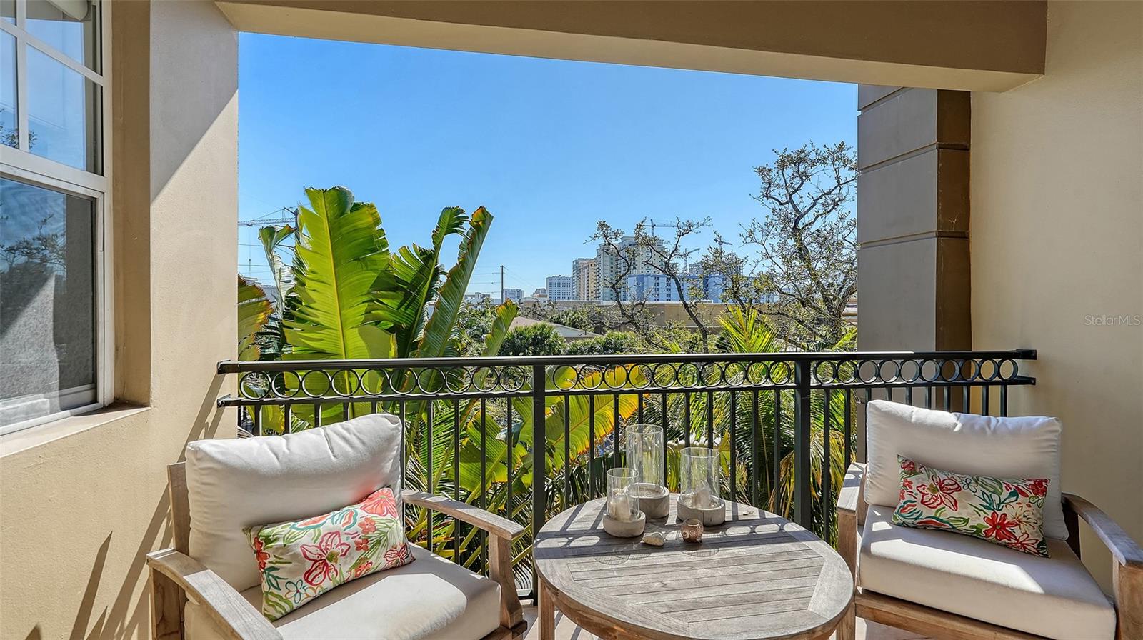 BROADWAY PROMENADE - Residential