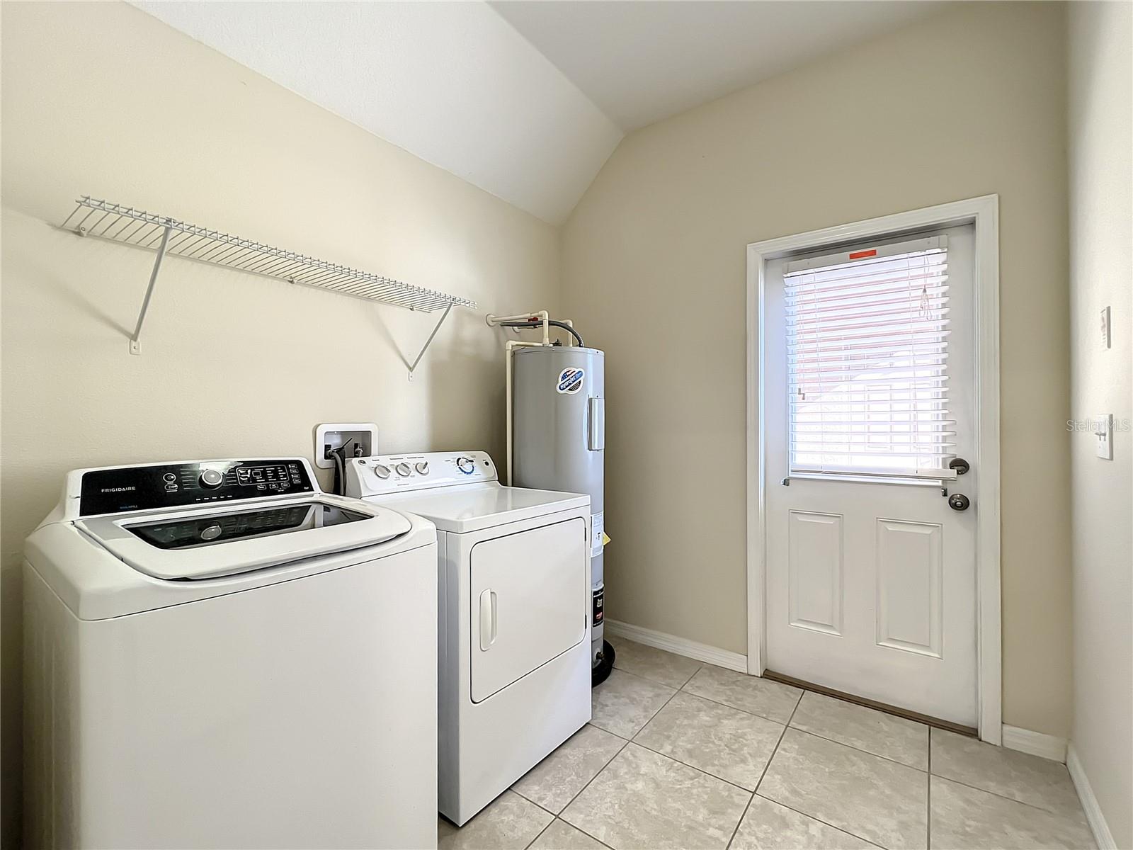 SIGNATURE LAKES PH 3B-6 - Residential