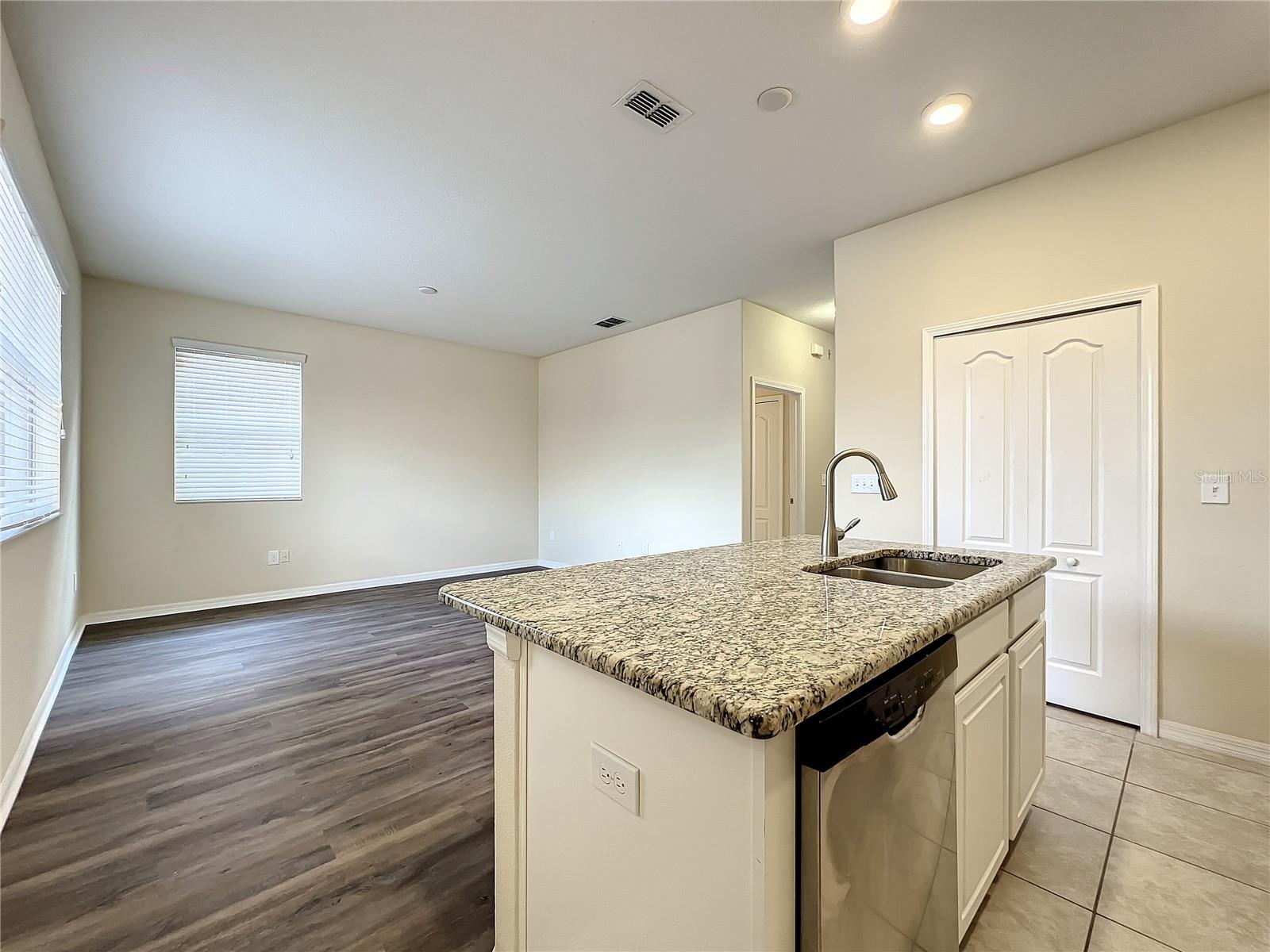 SIGNATURE LAKES PH 3B-6 - Residential