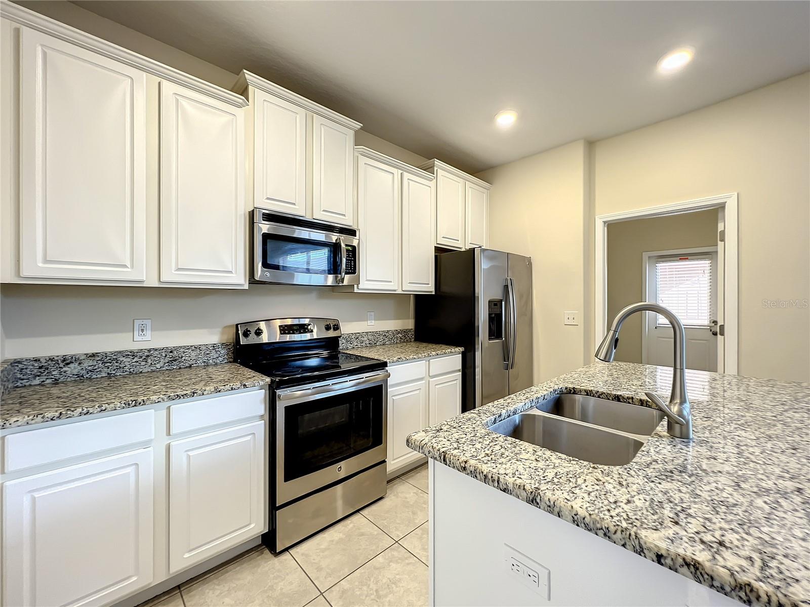 SIGNATURE LAKES PH 3B-6 - Residential