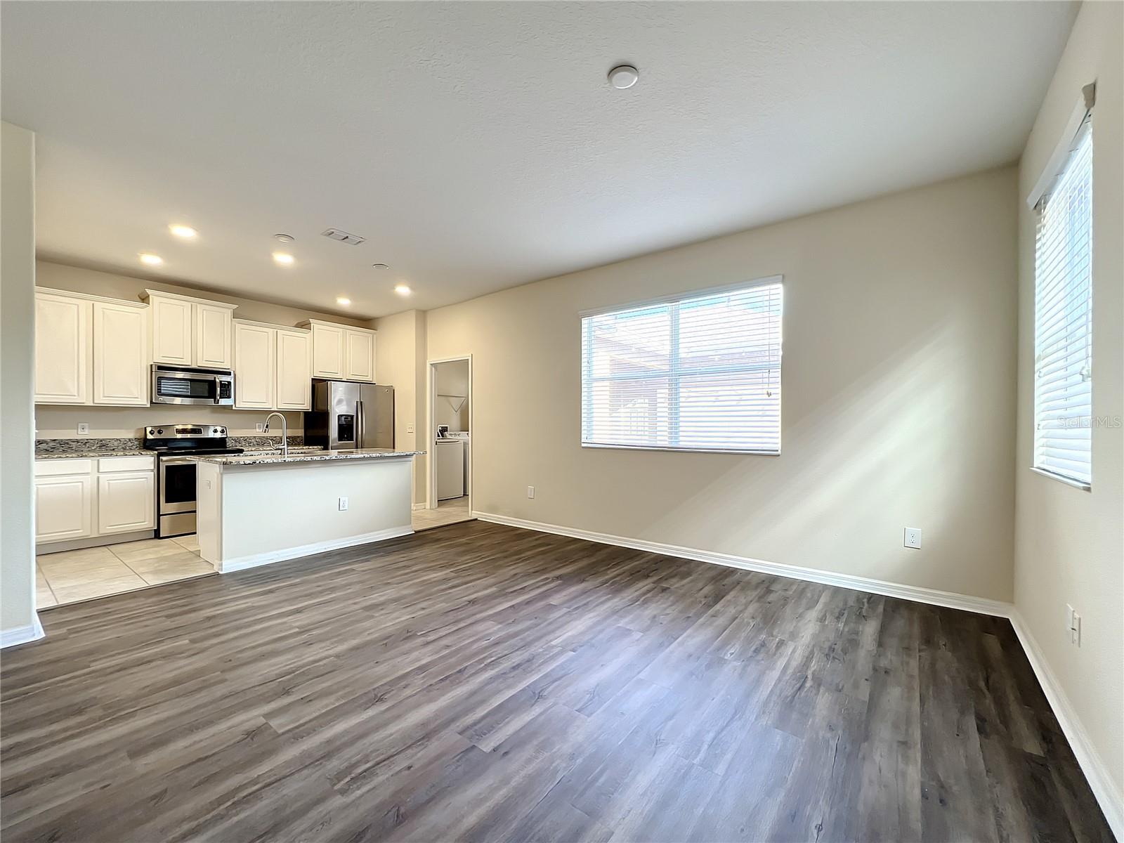 SIGNATURE LAKES PH 3B-6 - Residential