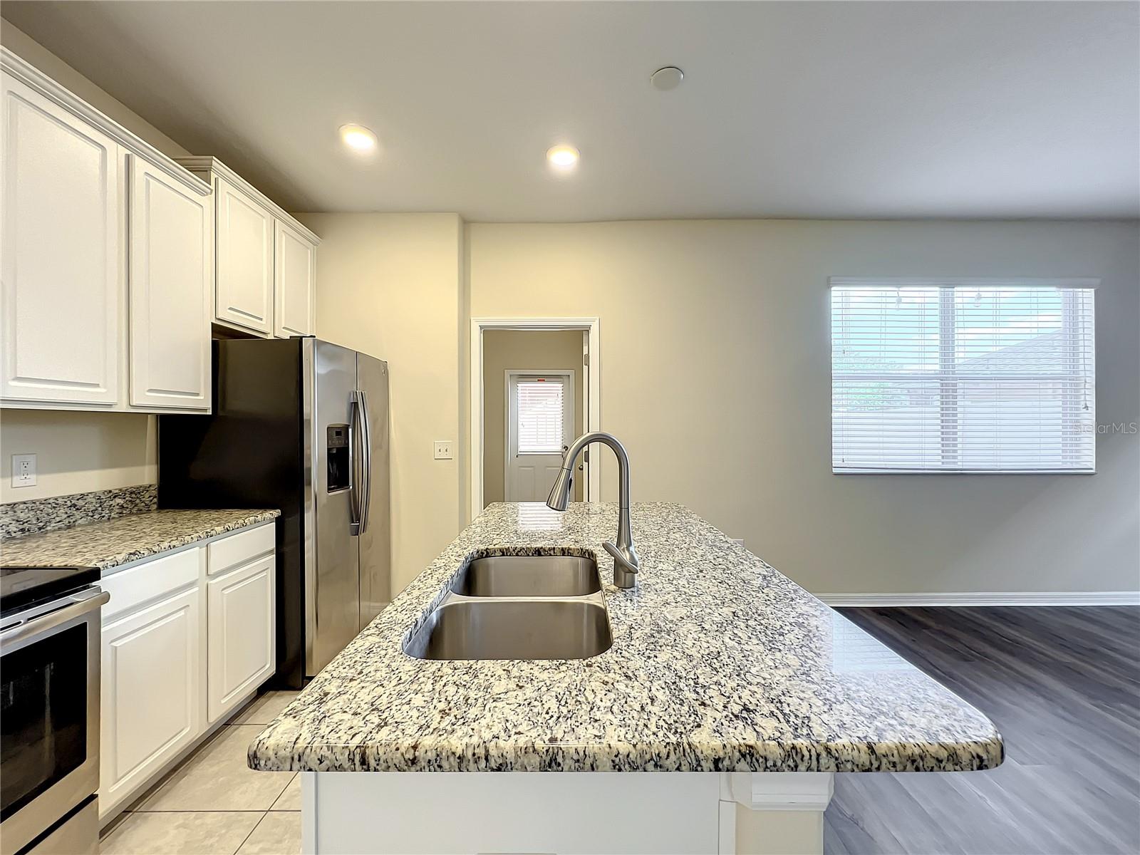 SIGNATURE LAKES PH 3B-6 - Residential
