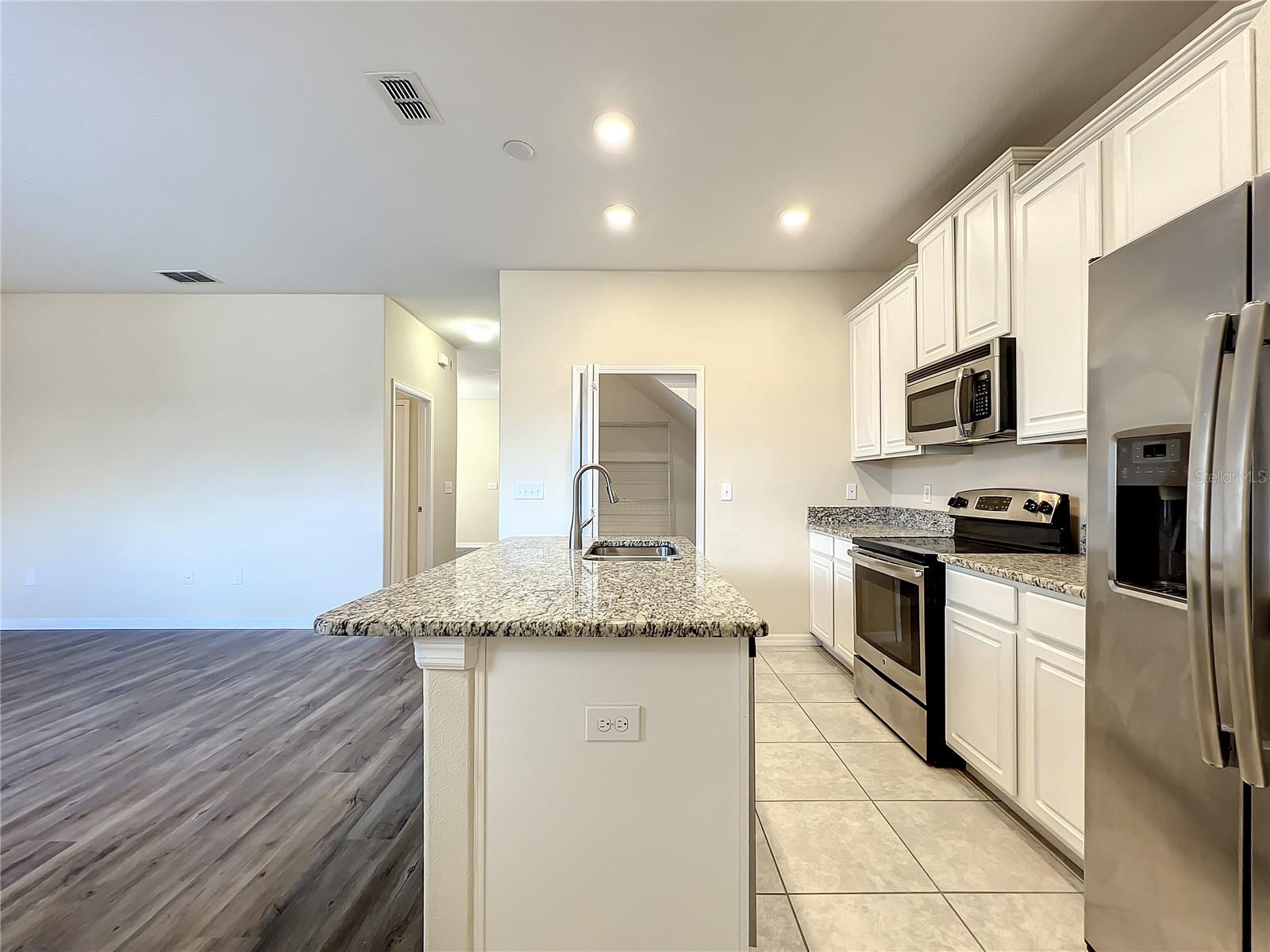 SIGNATURE LAKES PH 3B-6 - Residential