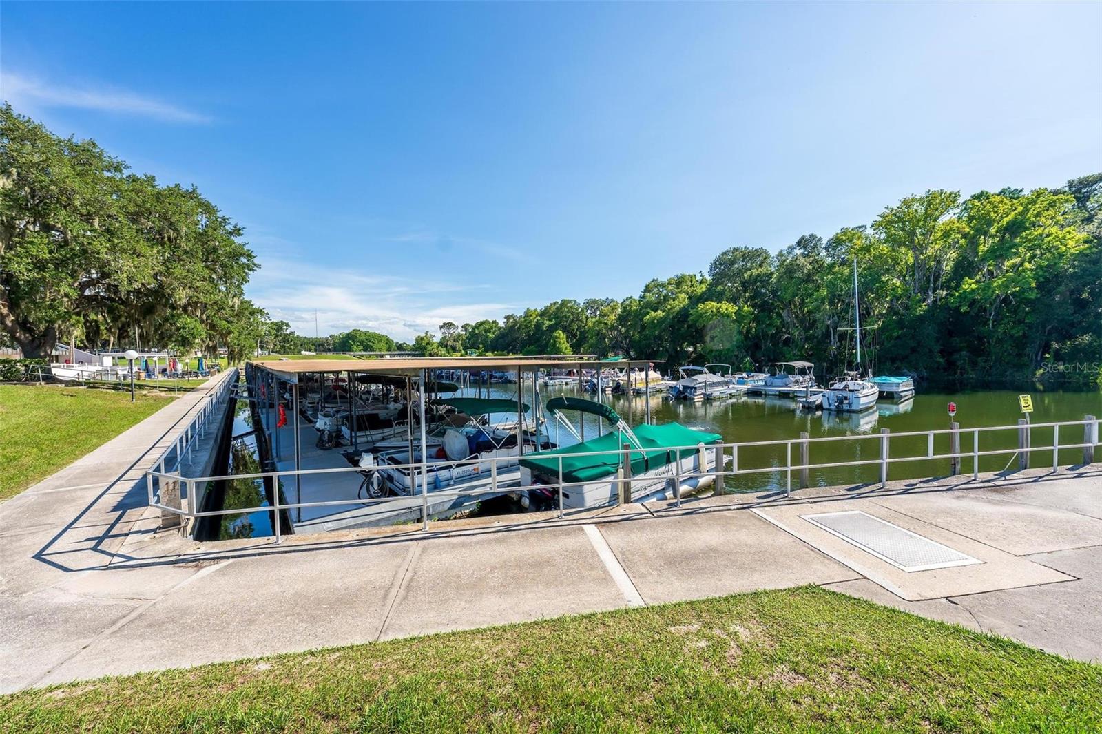 HAWTHORNE AT LEESBURG A COOP - Residential