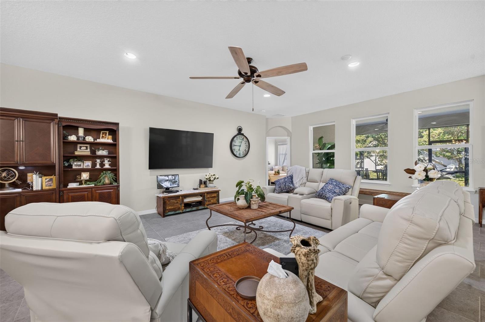 WELLINGTON WOODS - Residential