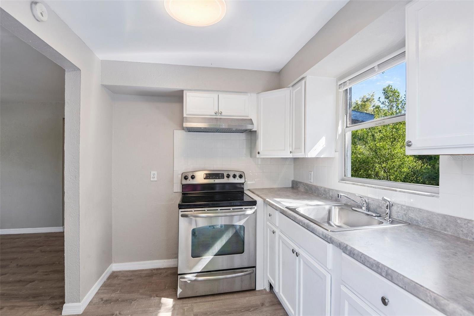 THOMPSONS ADD TO TAMPA O - Residential