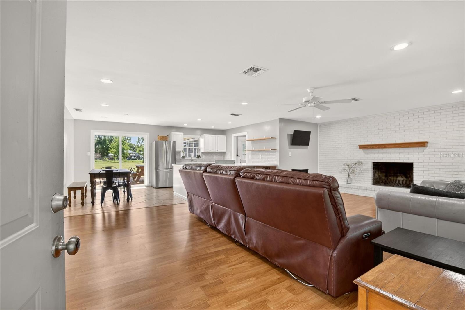 GROVEWOOD - Residential