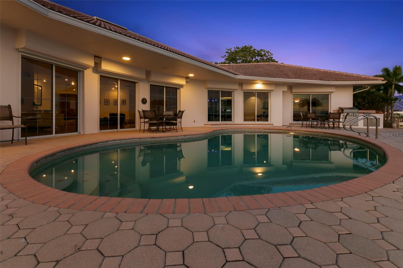 BAYWAY ISLES - Residential