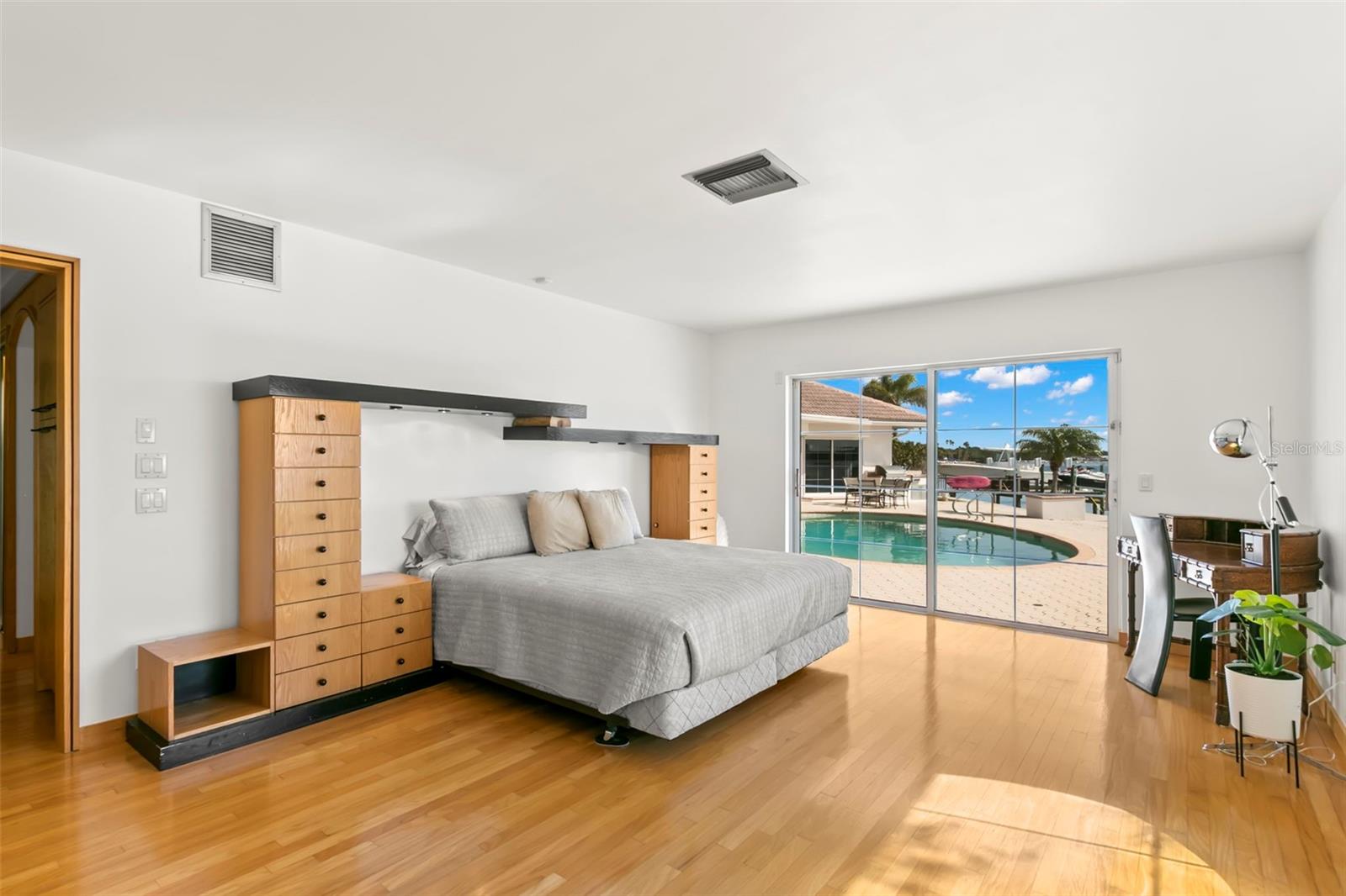 BAYWAY ISLES - Residential