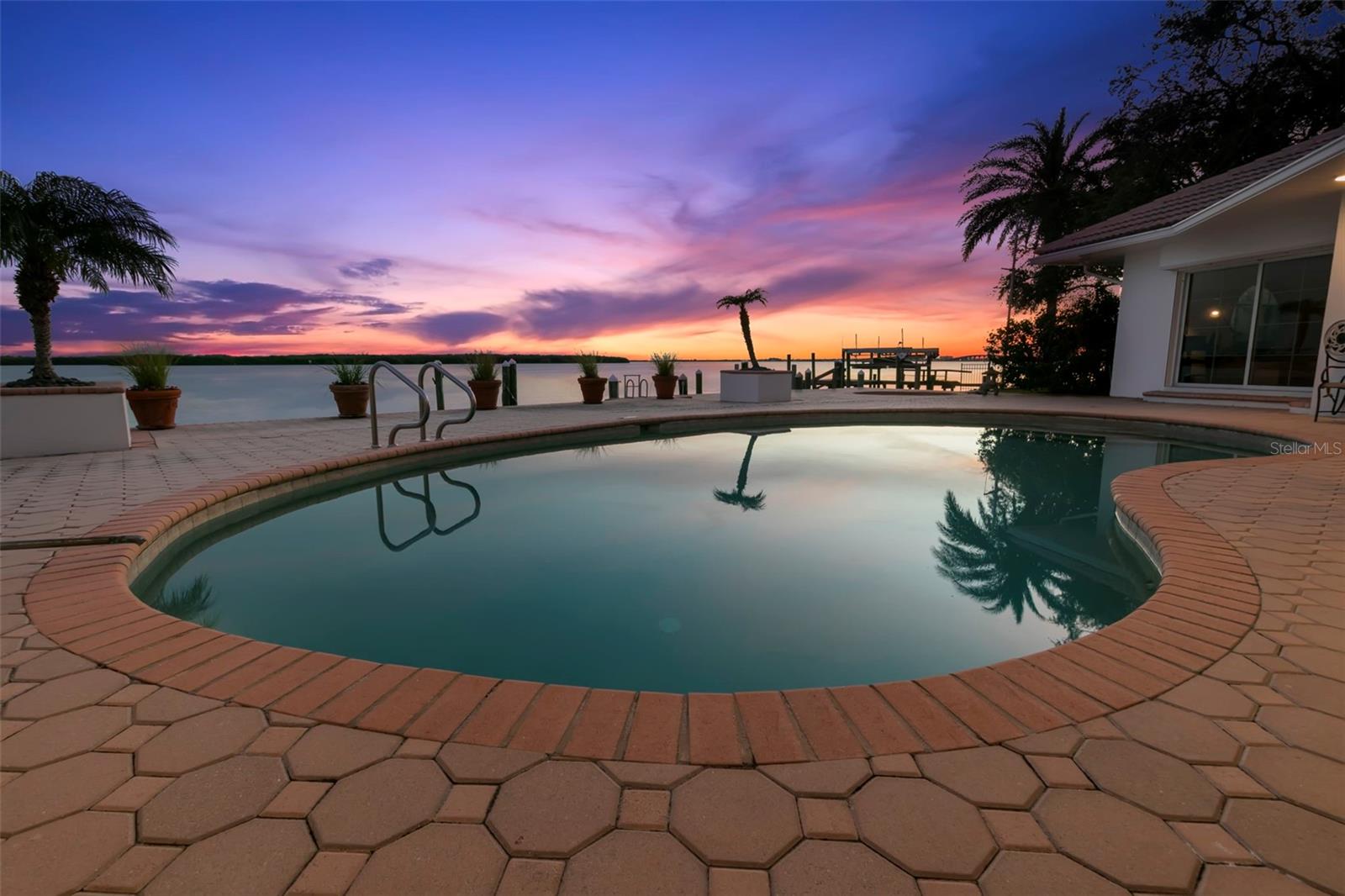 BAYWAY ISLES - Residential