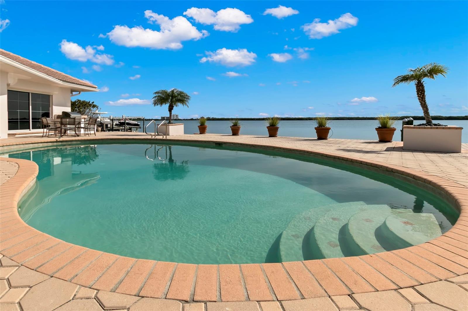 BAYWAY ISLES - Residential
