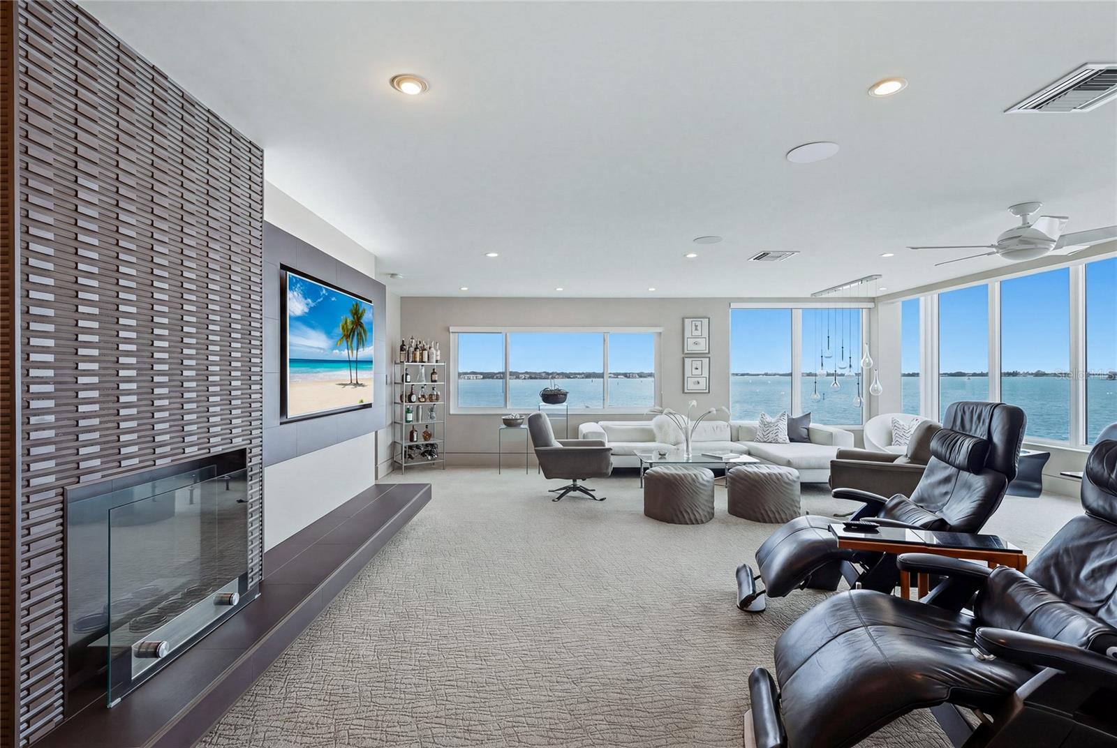 BAY POINT APTS - Residential