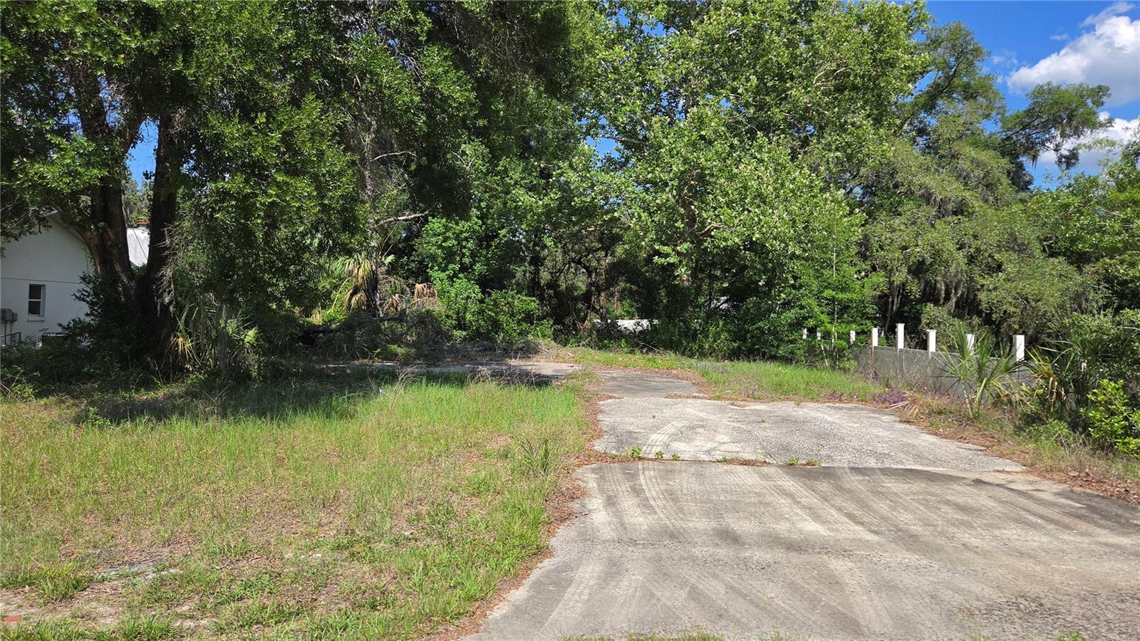 ***** Motivated Seller Offering Owner Financing **** Vacant lot out of the flood zone, No Wetlands, No deed Restrictions, possibly an unverified septic tank and well and located in Crystal River. It the well is there you will be required to connect to the private water company and you can use the well for irrigation. Since this property had a home before, the impact fees are paid for a new build. HOWEVER, if you decide to build and office under the PSO zoning on this lot, the impact fees WILL be prorated accordingly!