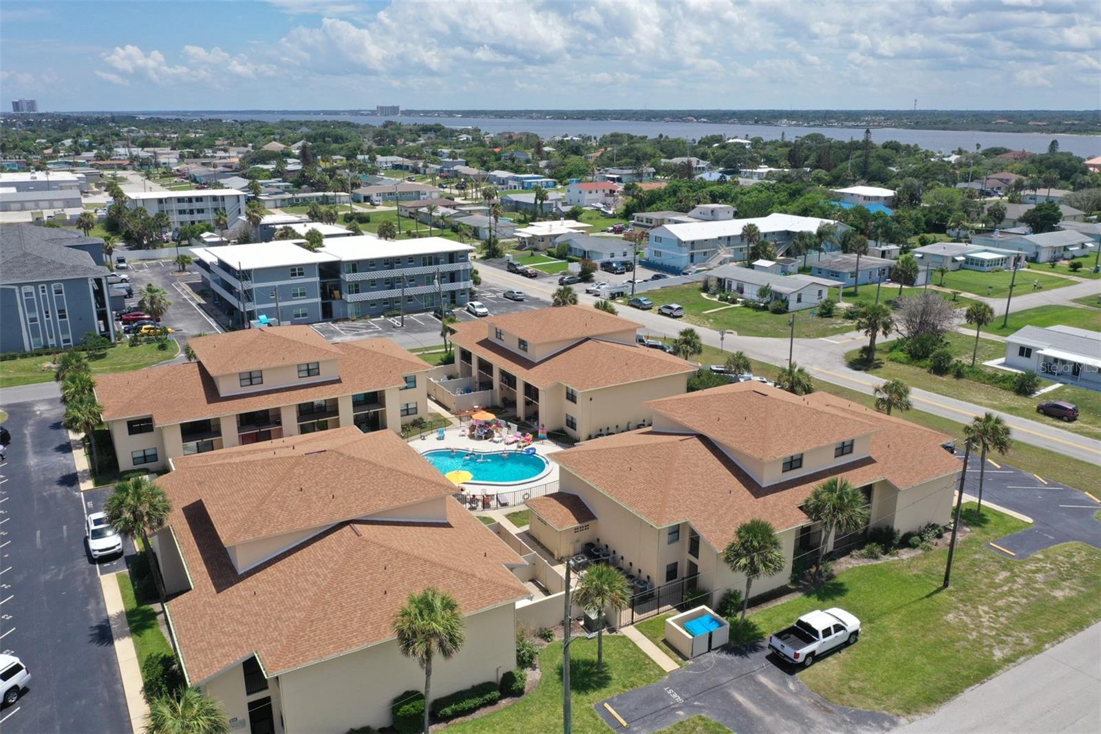 OASIS CONDO - Residential