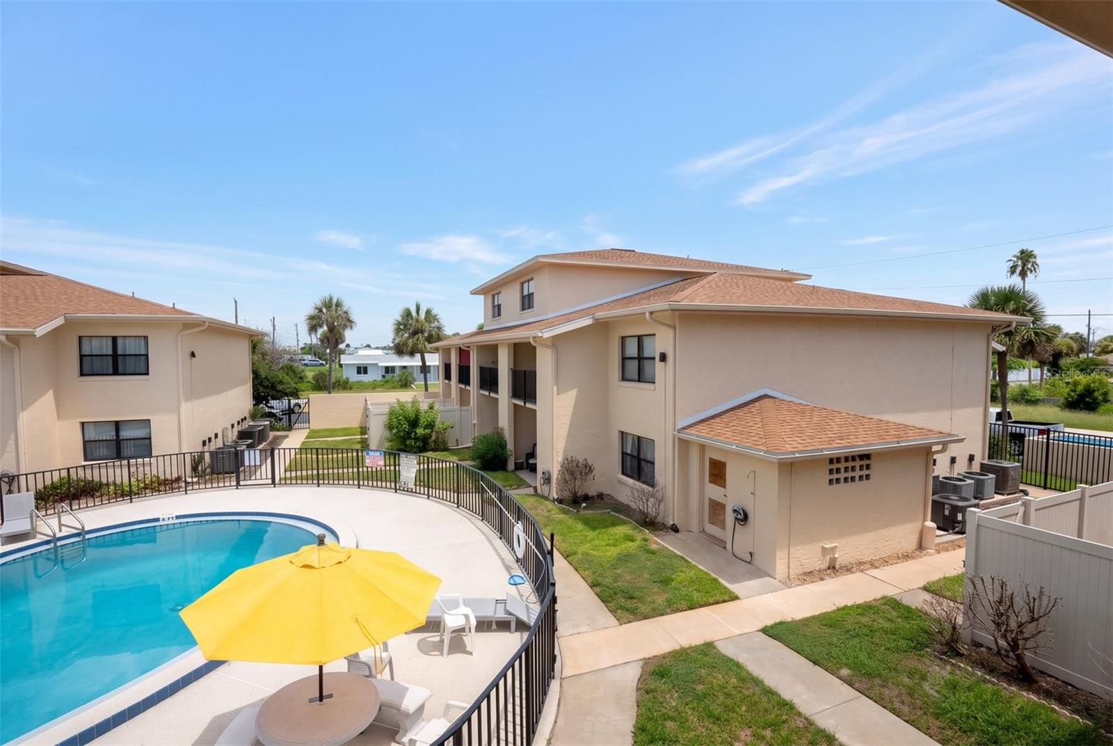 OASIS CONDO - Residential