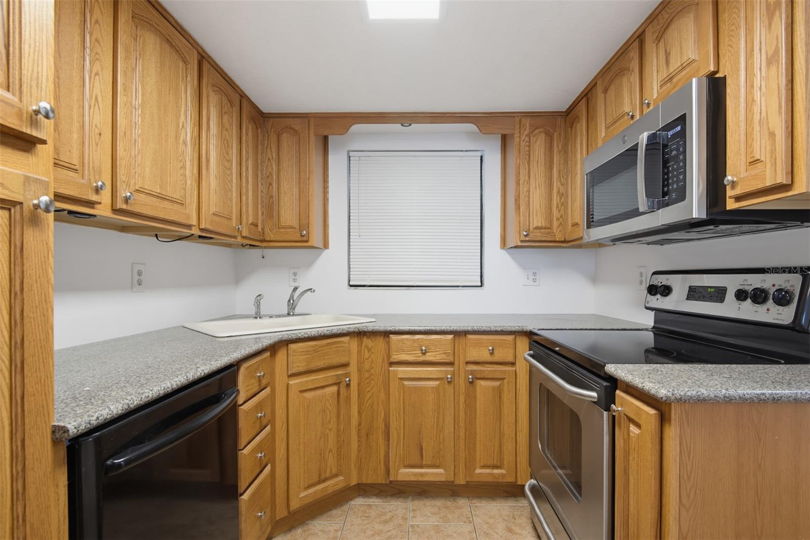 OASIS CONDO - Residential