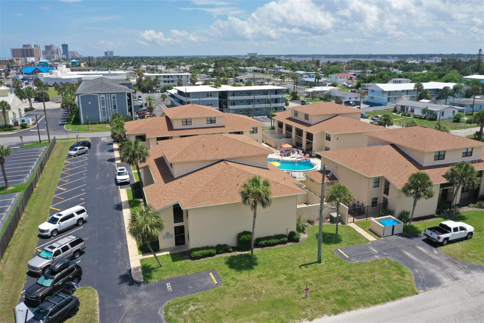 OASIS CONDO - Residential