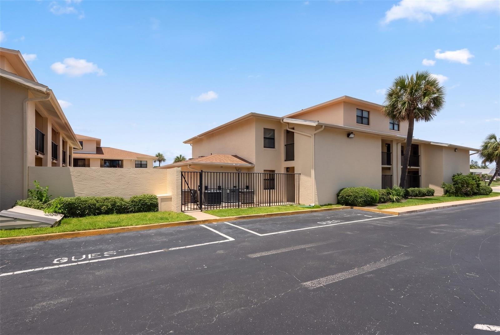 OASIS CONDO - Residential