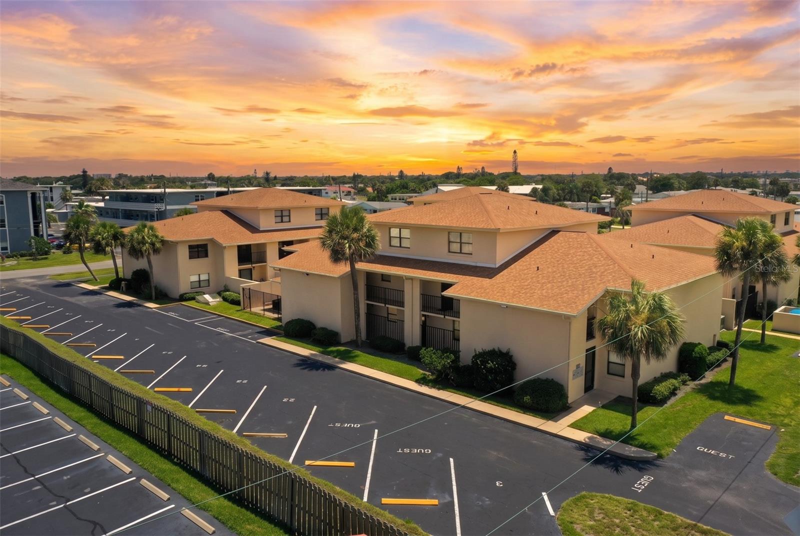 OASIS CONDO - Residential
