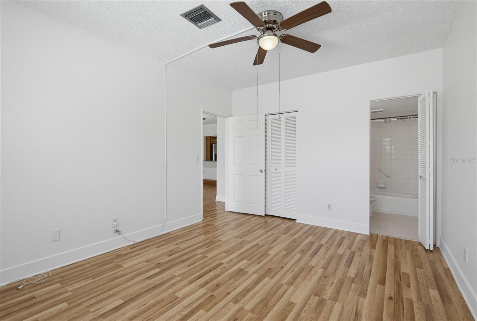 OASIS CONDO - Residential