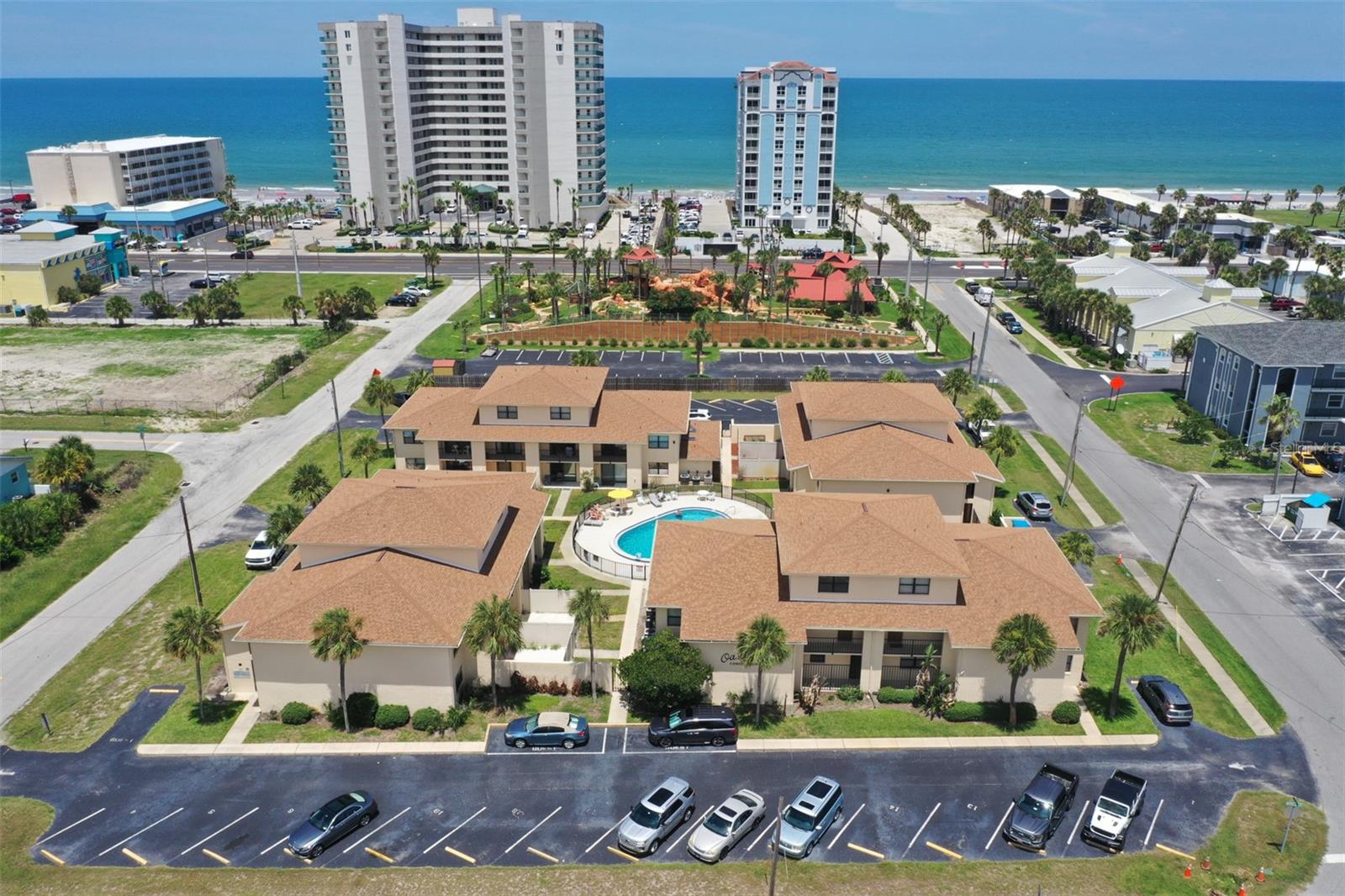 OASIS CONDO - Residential