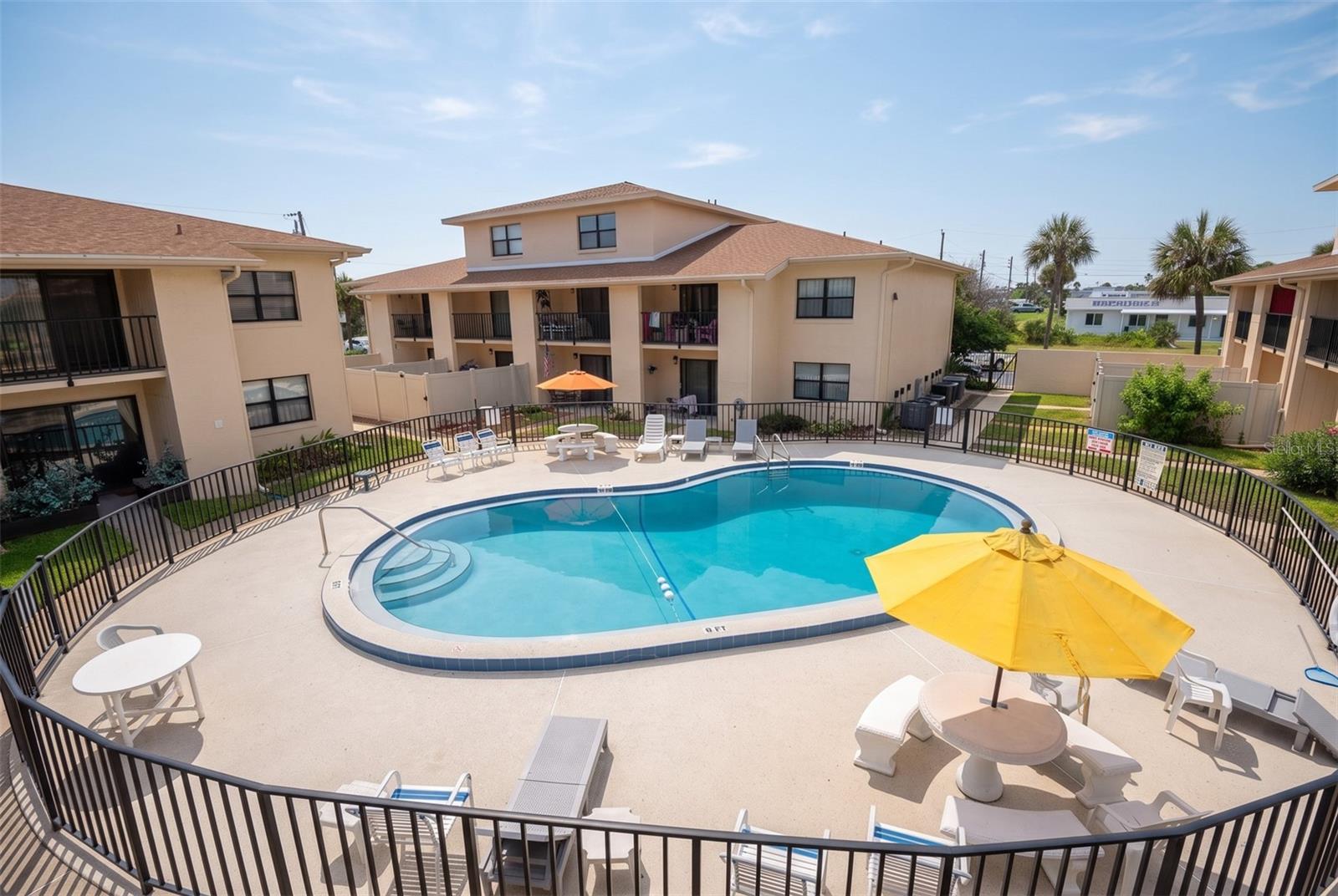 OASIS CONDO - Residential