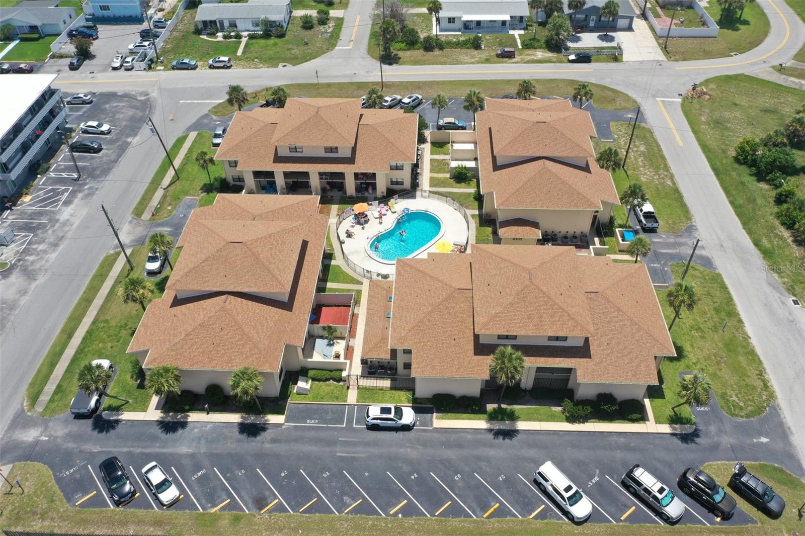 OASIS CONDO - Residential