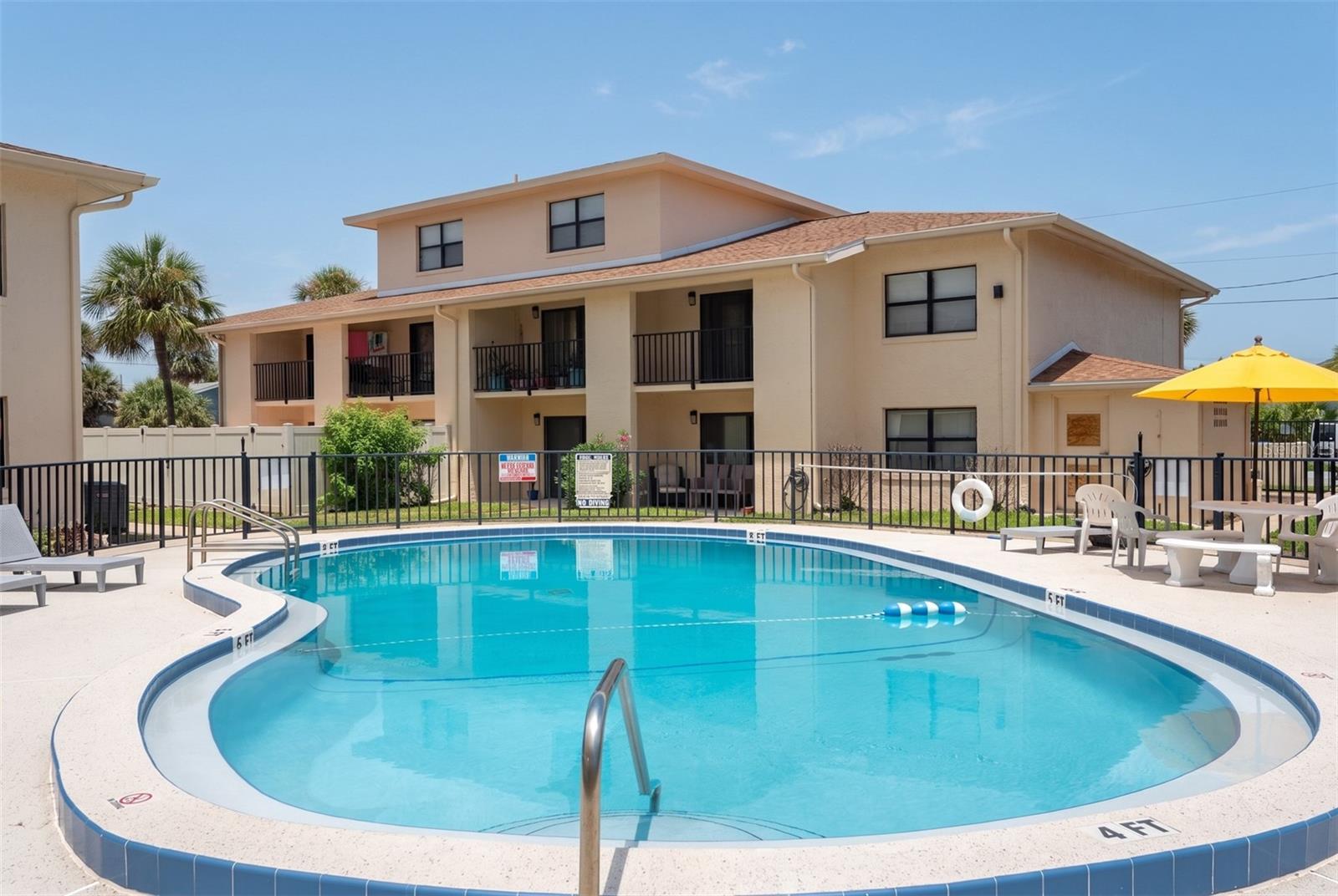 OASIS CONDO - Residential