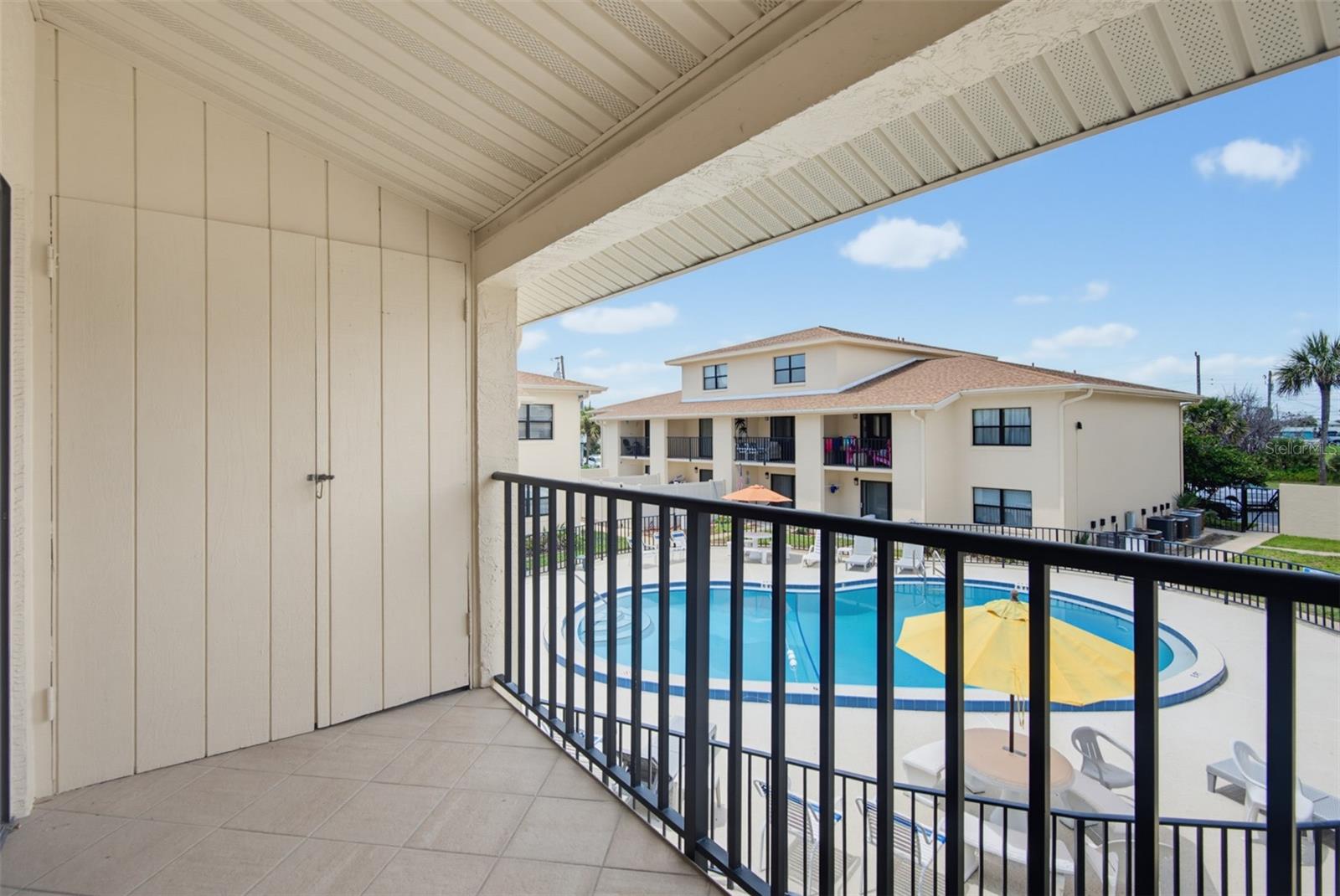 OASIS CONDO - Residential