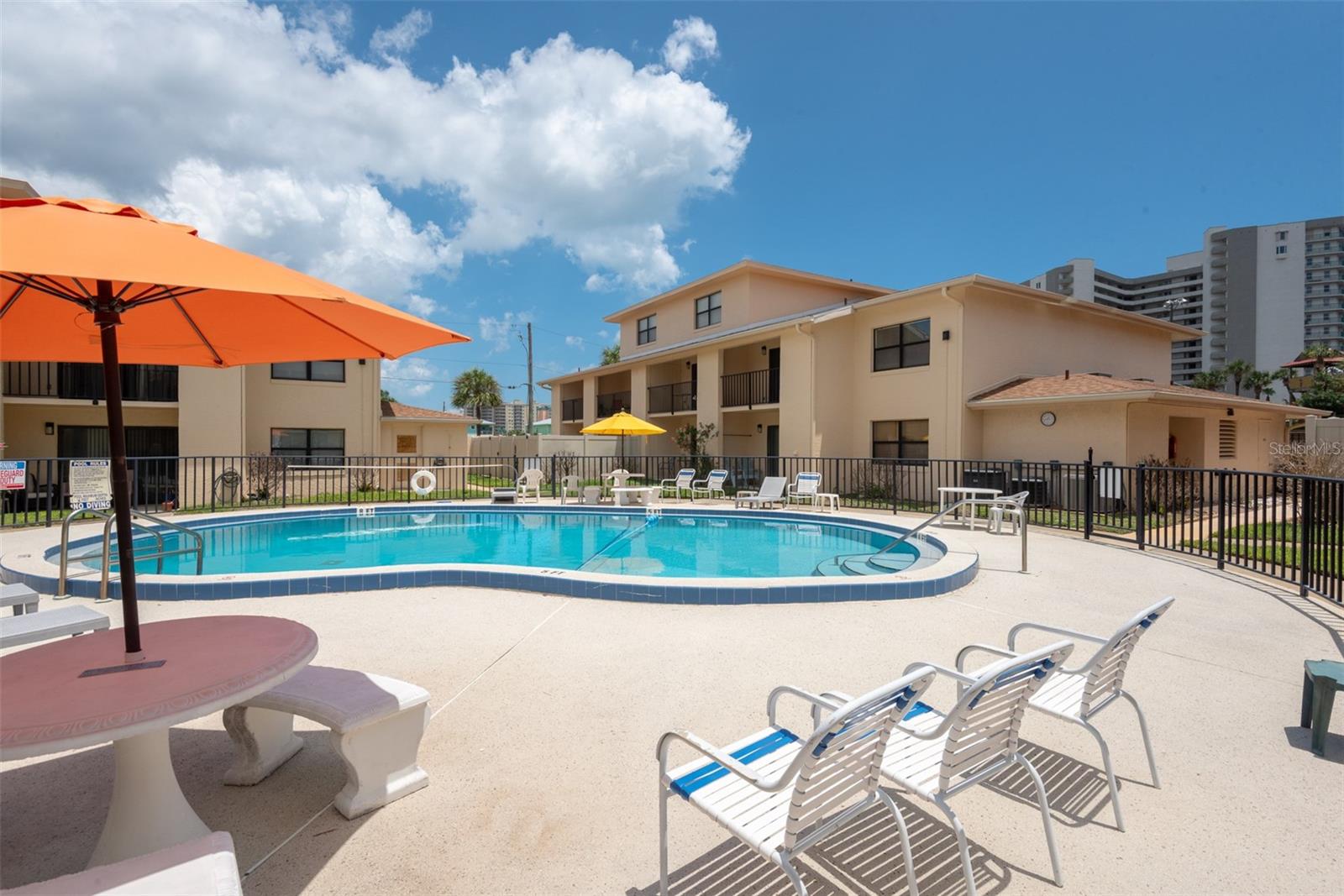 OASIS CONDO - Residential