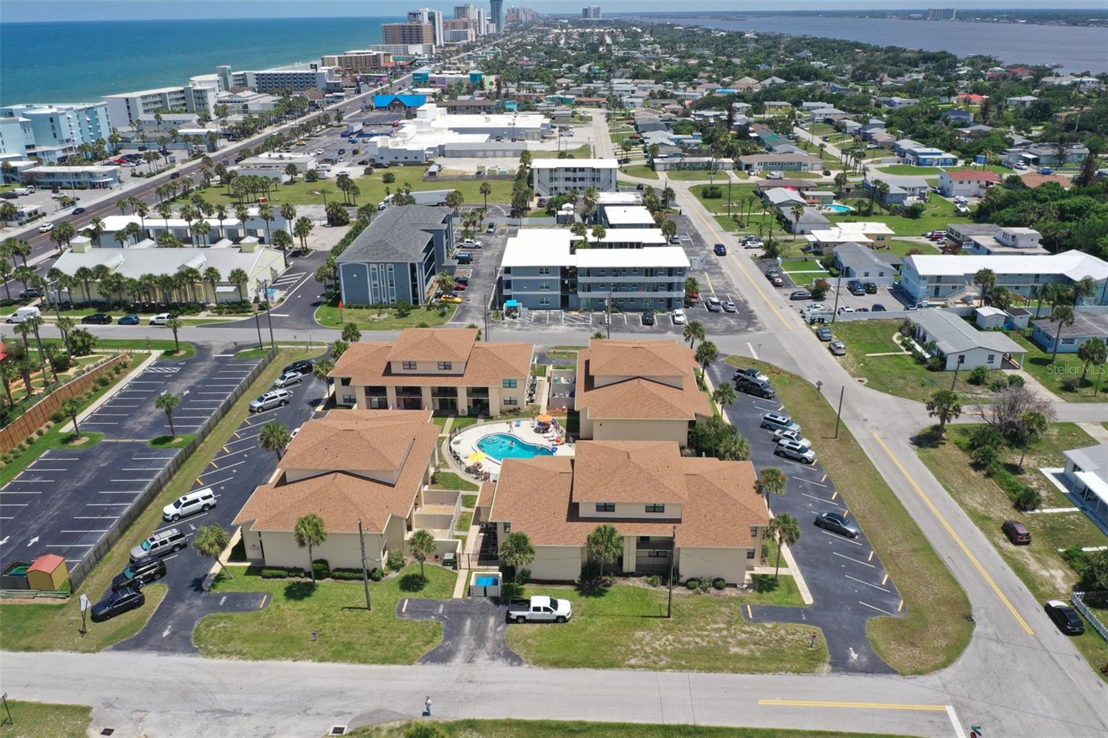 OASIS CONDO - Residential