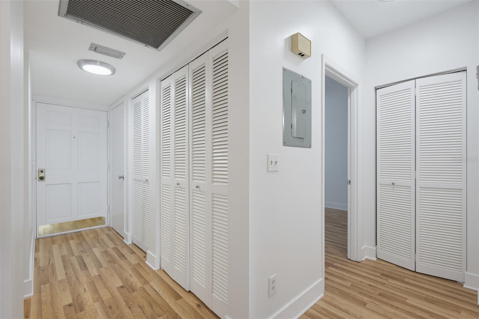 OASIS CONDO - Residential