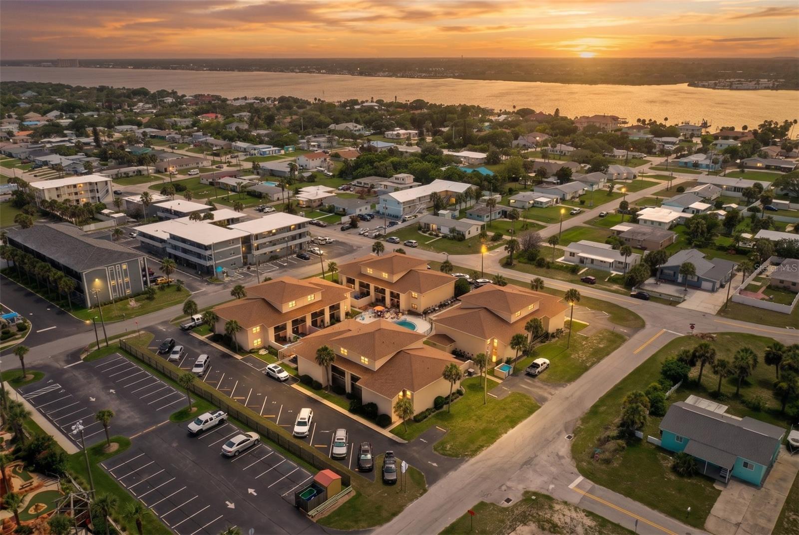 OASIS CONDO - Residential