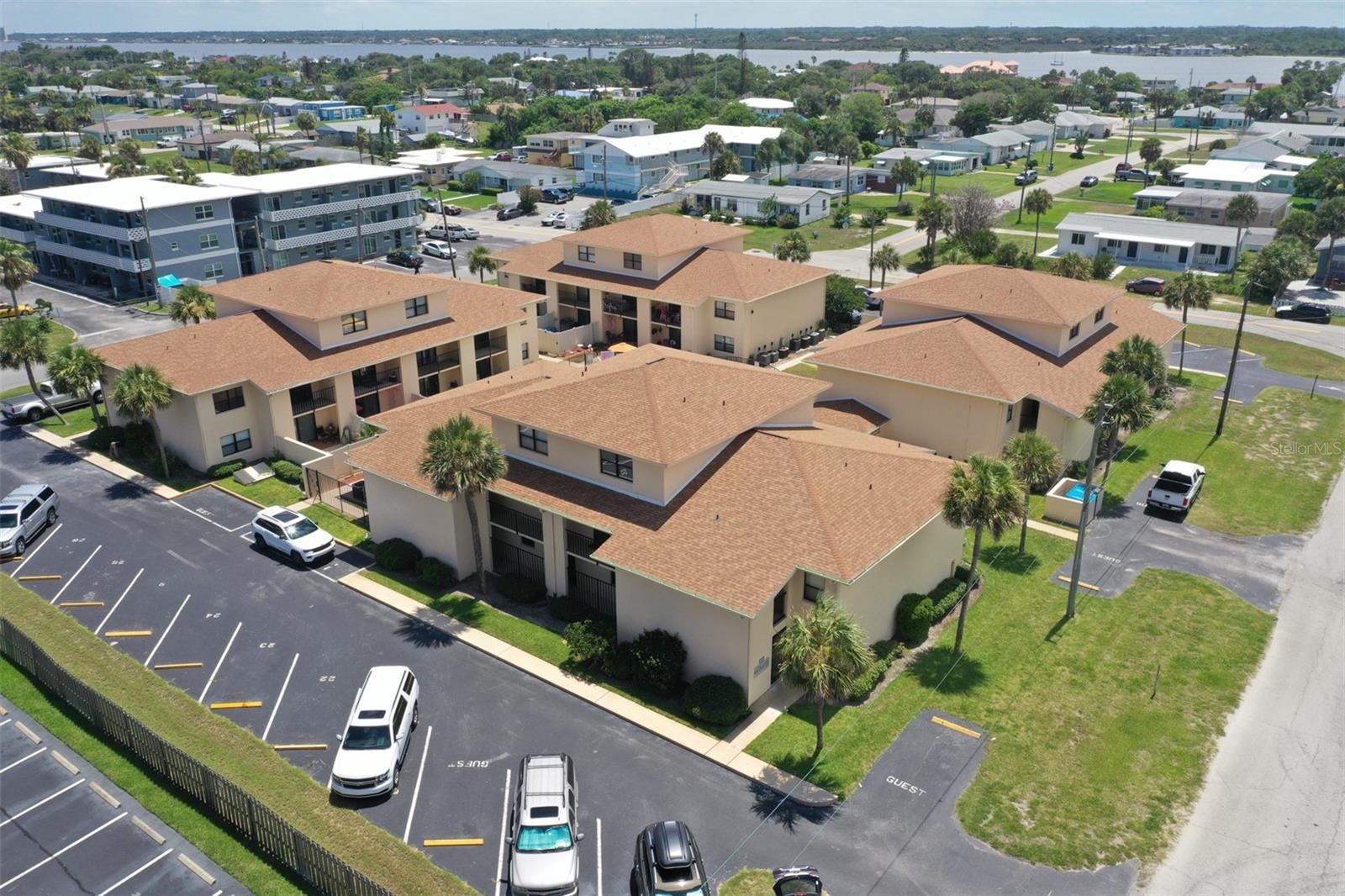 OASIS CONDO - Residential
