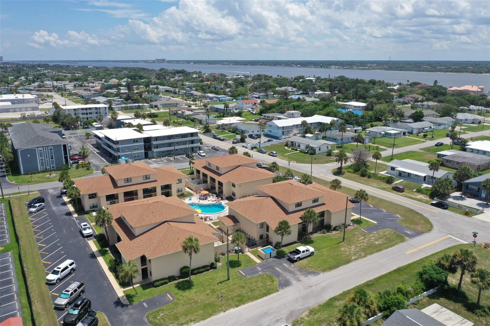 OASIS CONDO - Residential