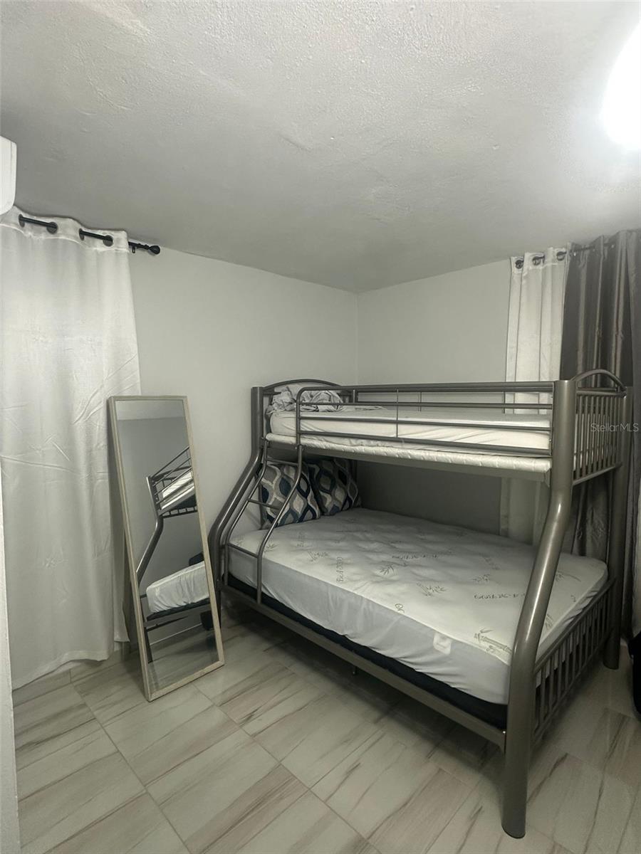 URB. EXTENSIÓN ELIZABETH - Residential