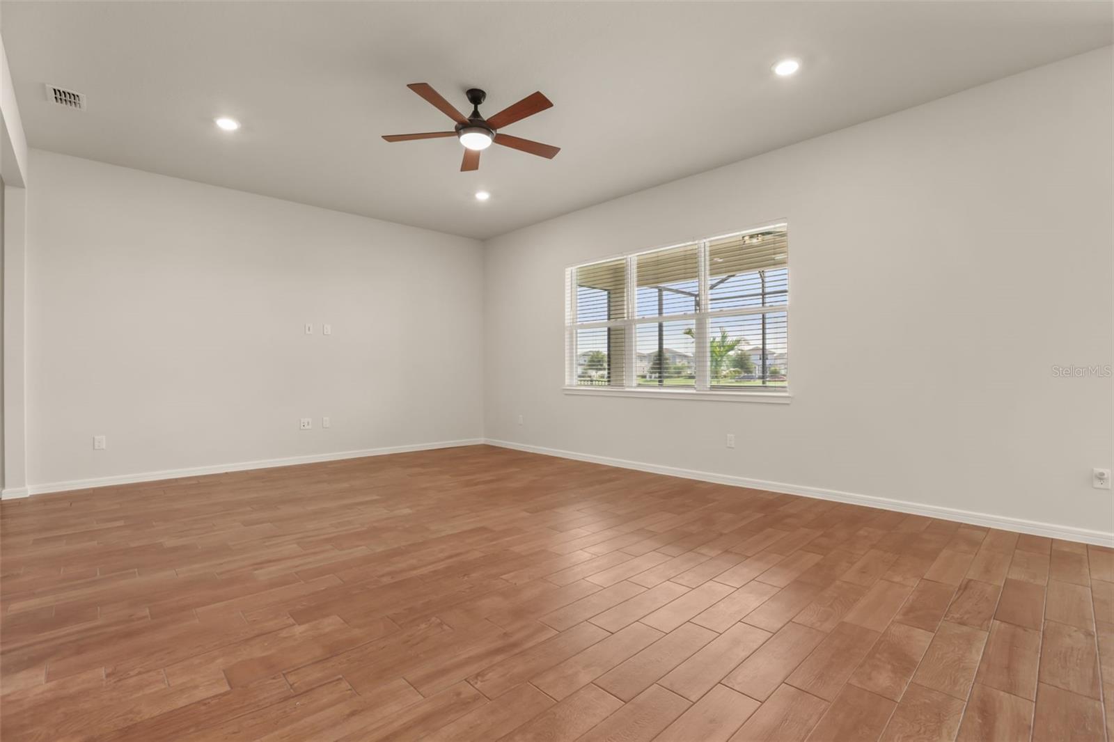 ISLES/LK NONA PH 3A - Residential Lease