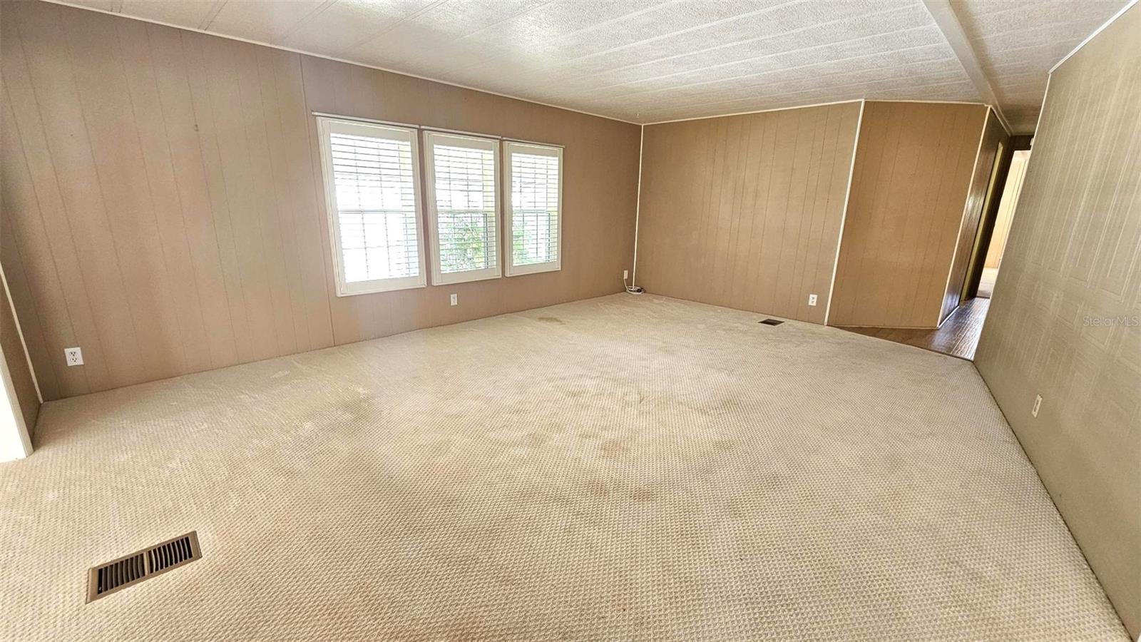 HOL MOB ESTATES 2ND ADD - Residential Lease